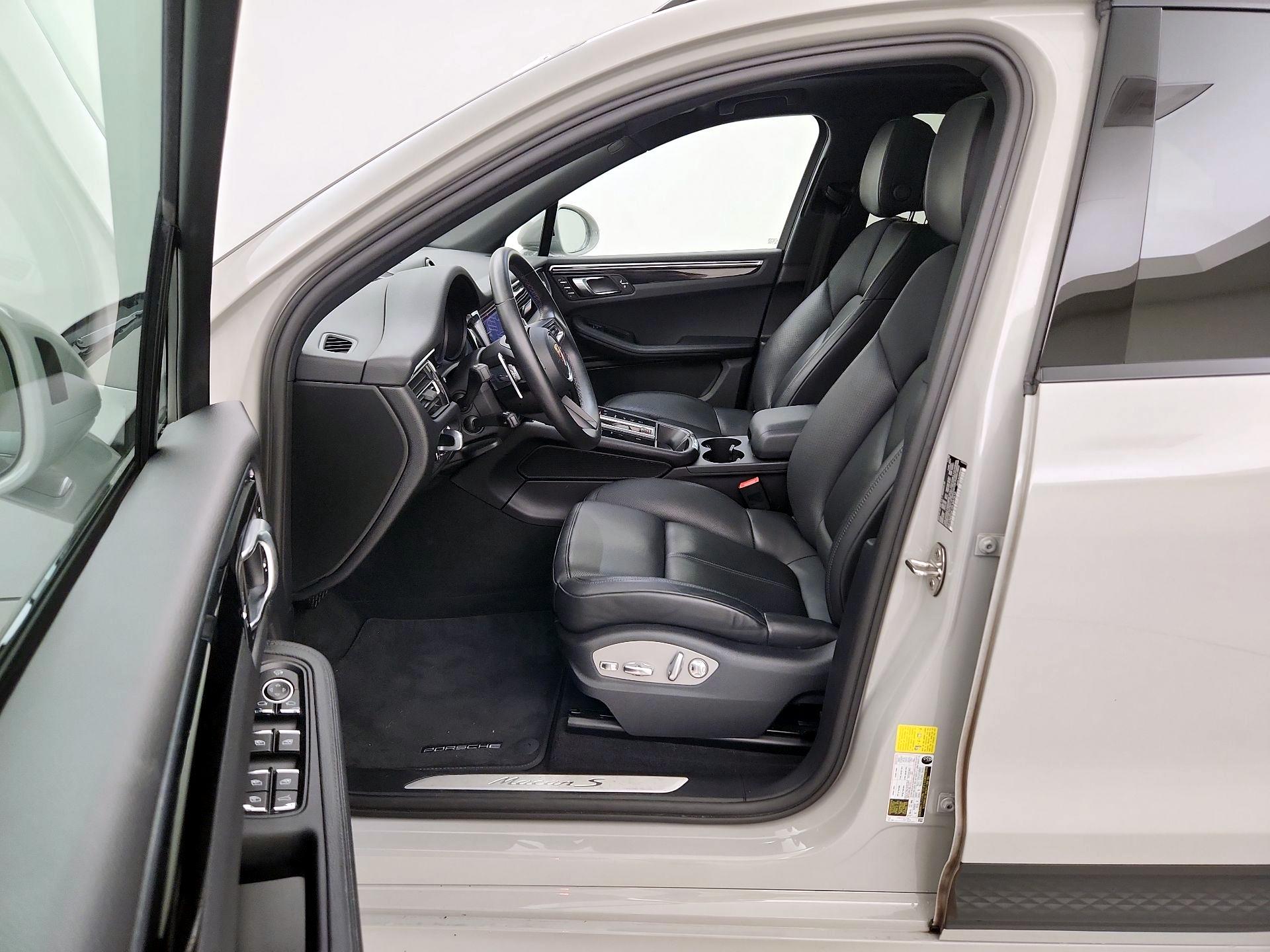 Thumbnail: 2023 Porsche Macan - 11