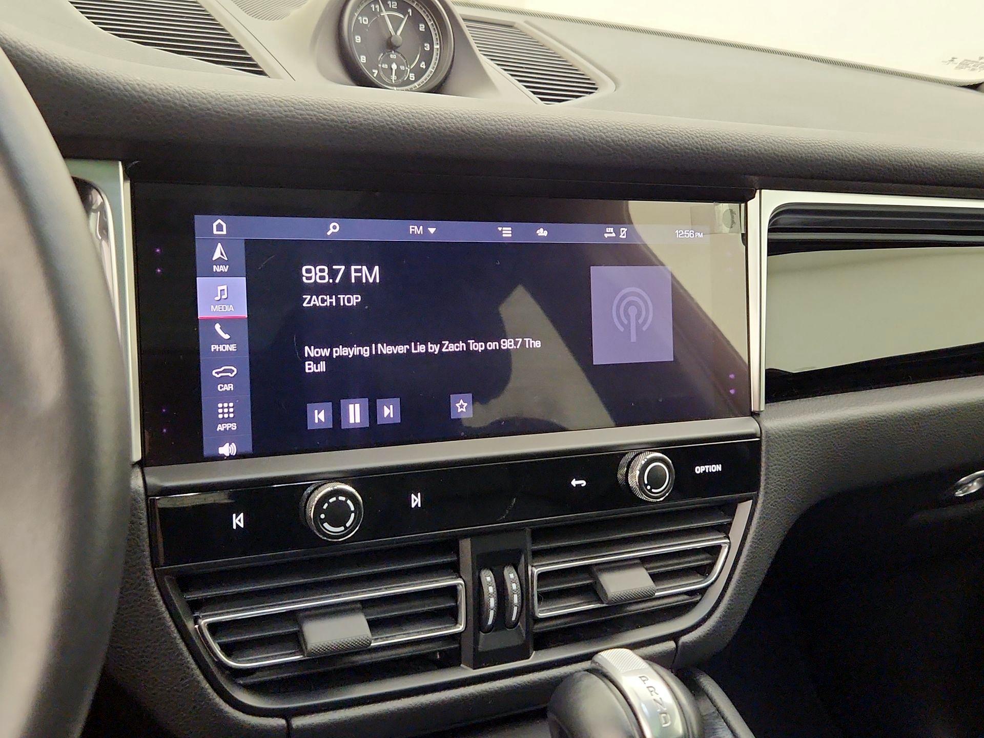 Thumbnail: 2023 Porsche Macan - 16