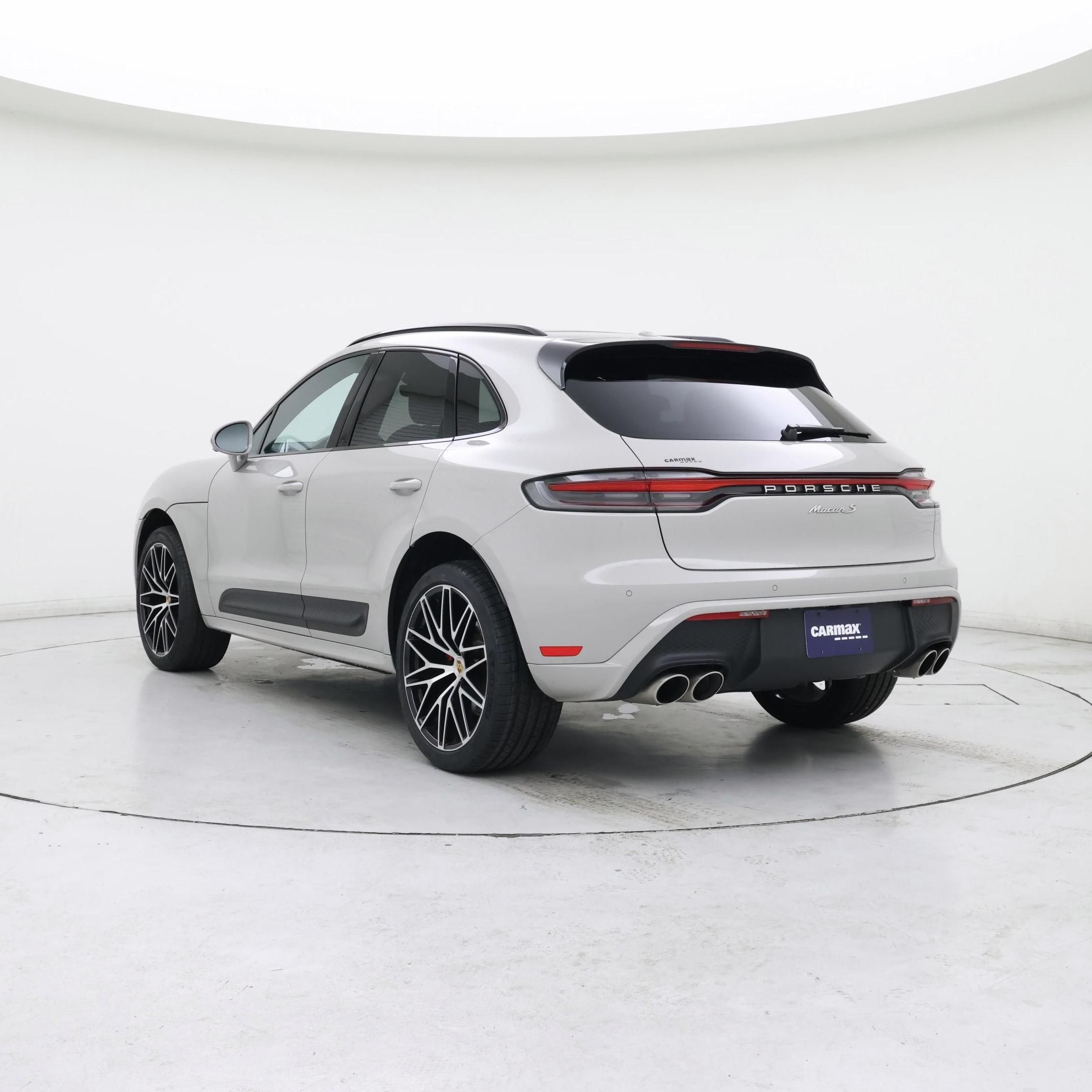 Thumbnail: 2023 Porsche Macan - 2