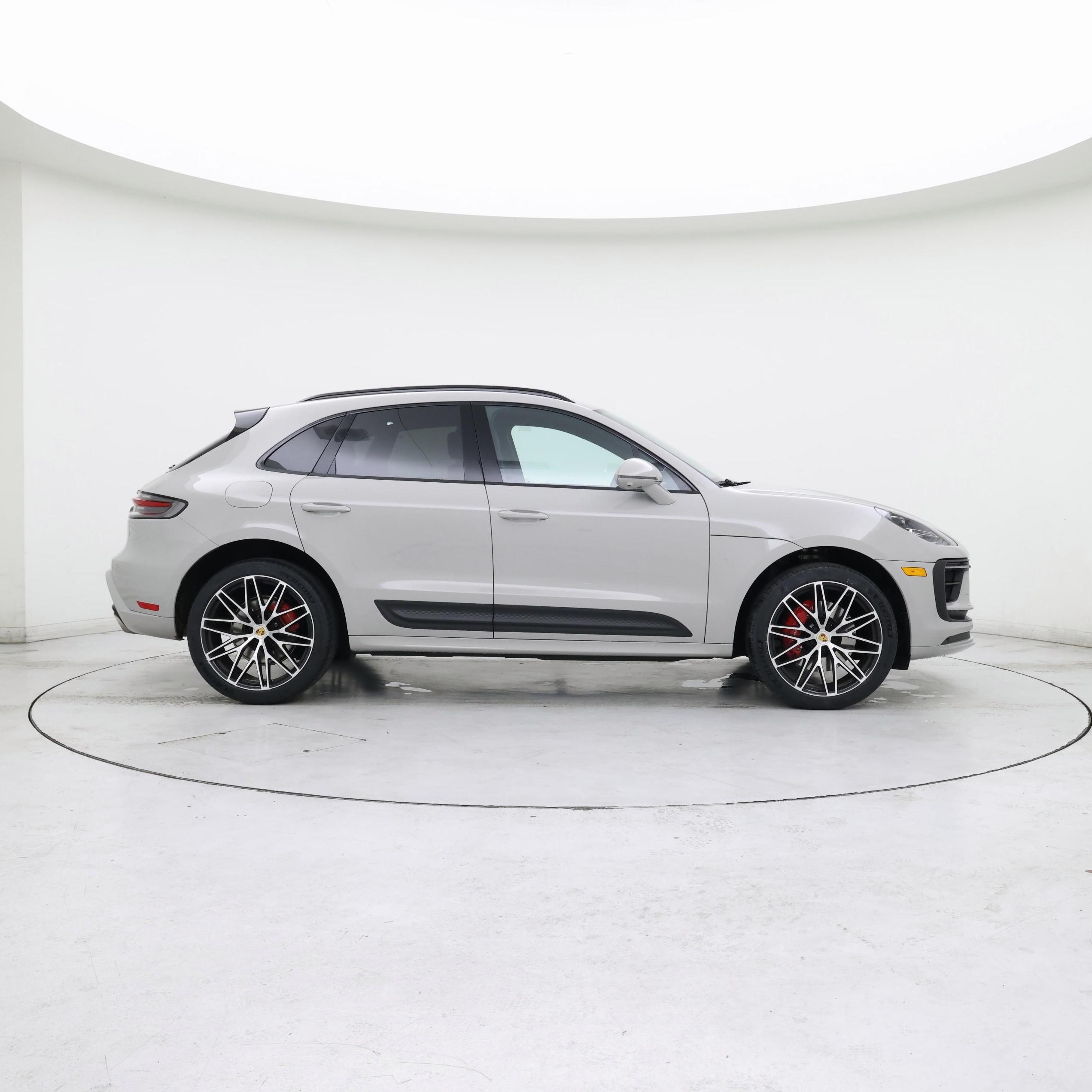 Thumbnail: 2023 Porsche Macan - 7