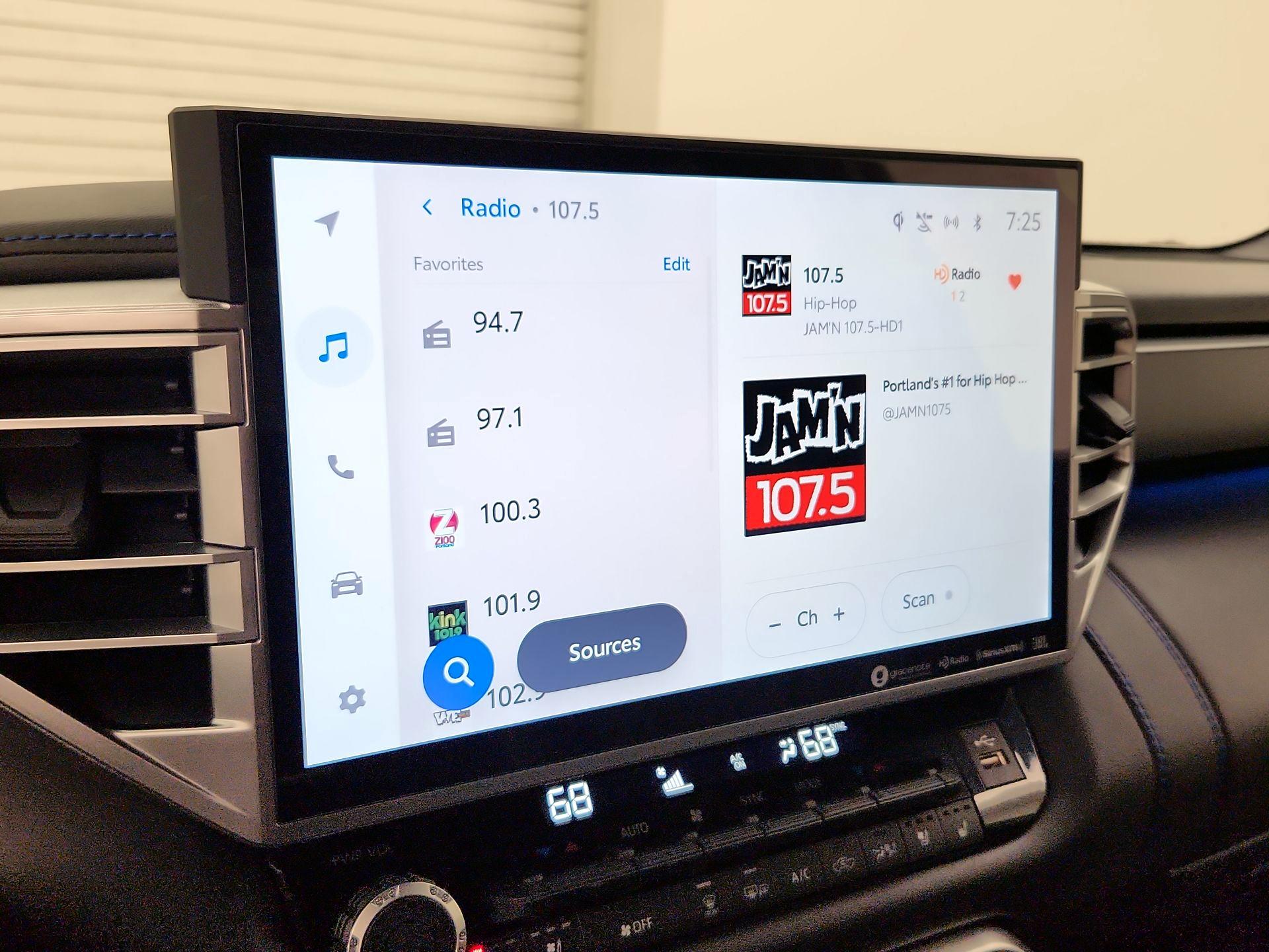 Thumbnail: 2022 Toyota Tundra - 15