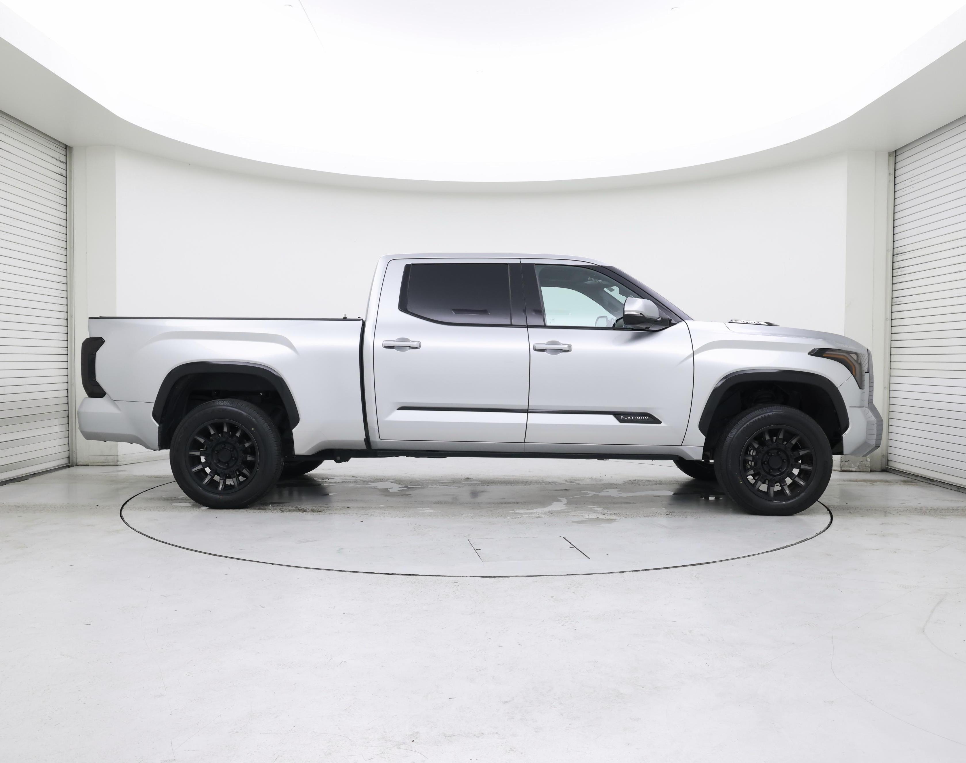 Thumbnail: 2022 Toyota Tundra - 7