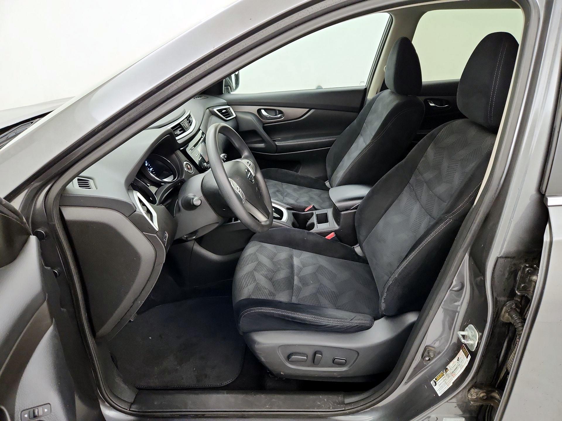 Thumbnail: 2015 Nissan Rogue - 11