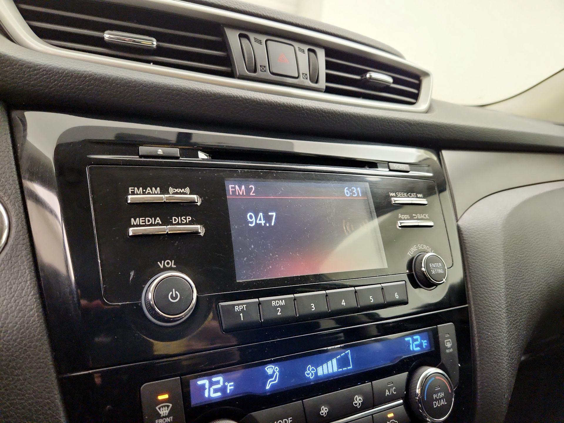 Thumbnail: 2015 Nissan Rogue - 15