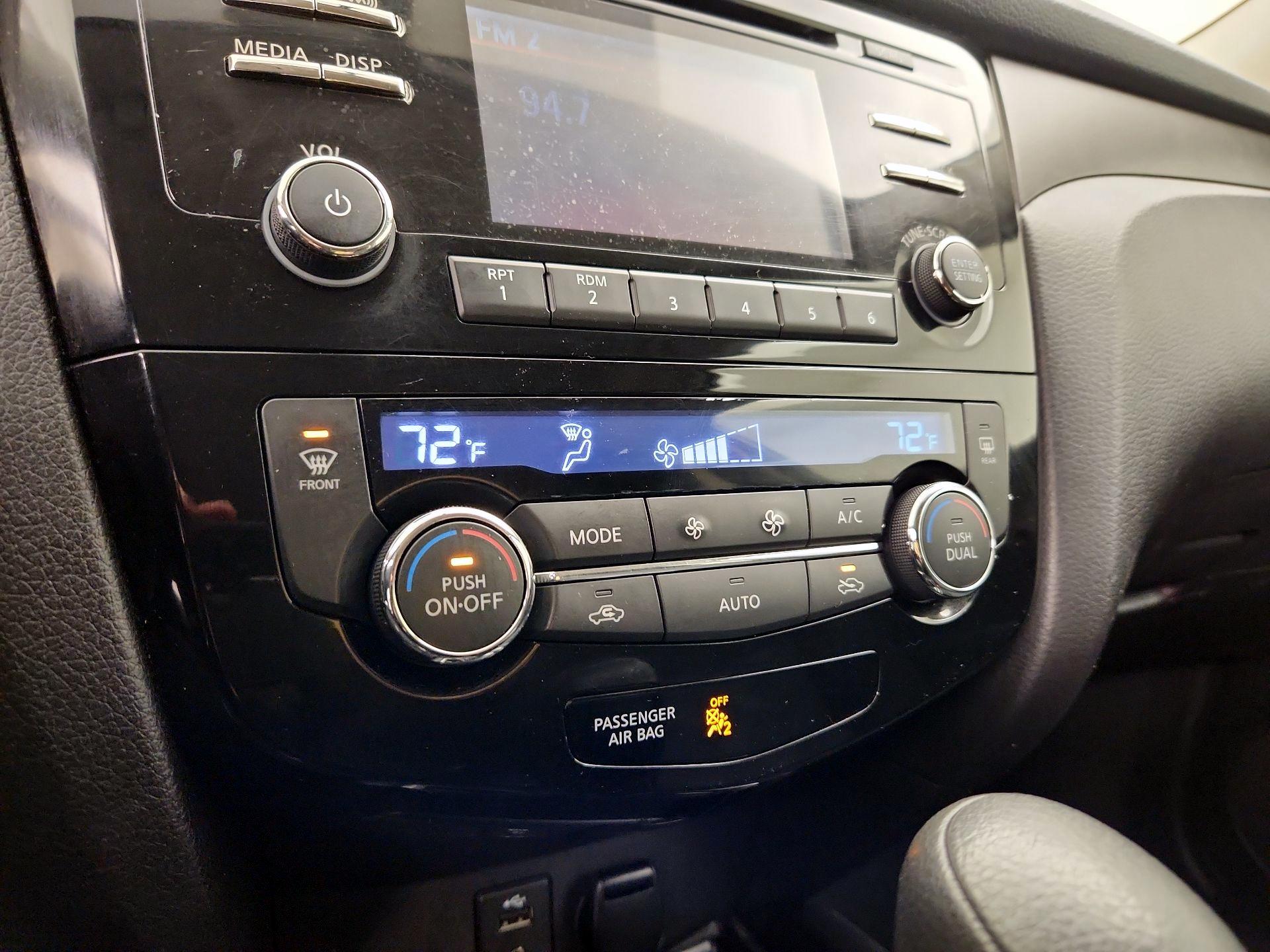 Thumbnail: 2015 Nissan Rogue - 16