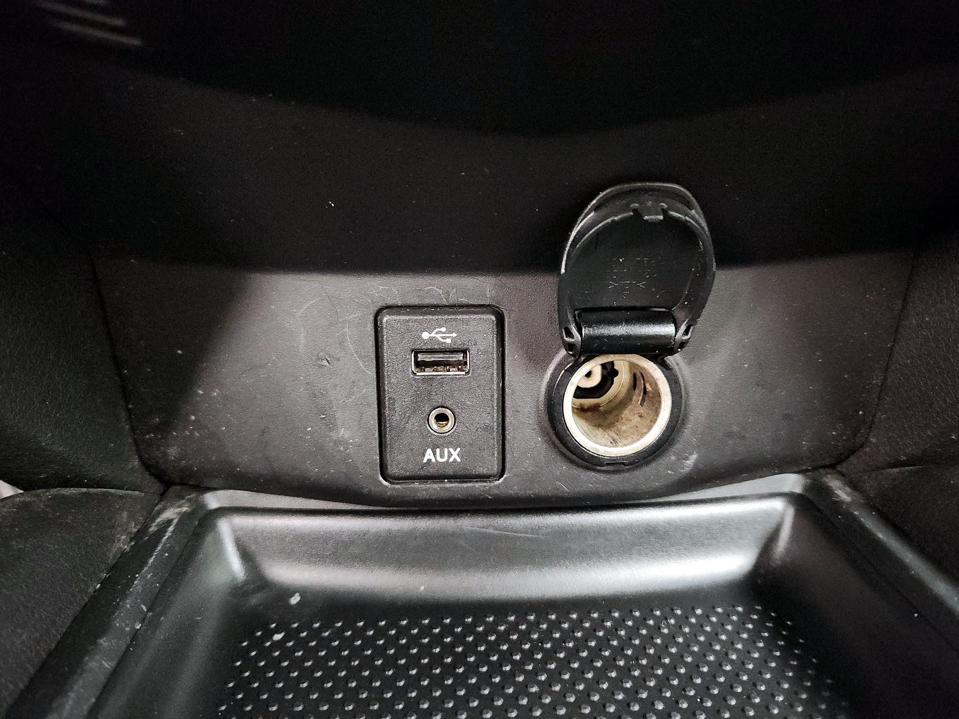 Thumbnail: 2015 Nissan Rogue - 18