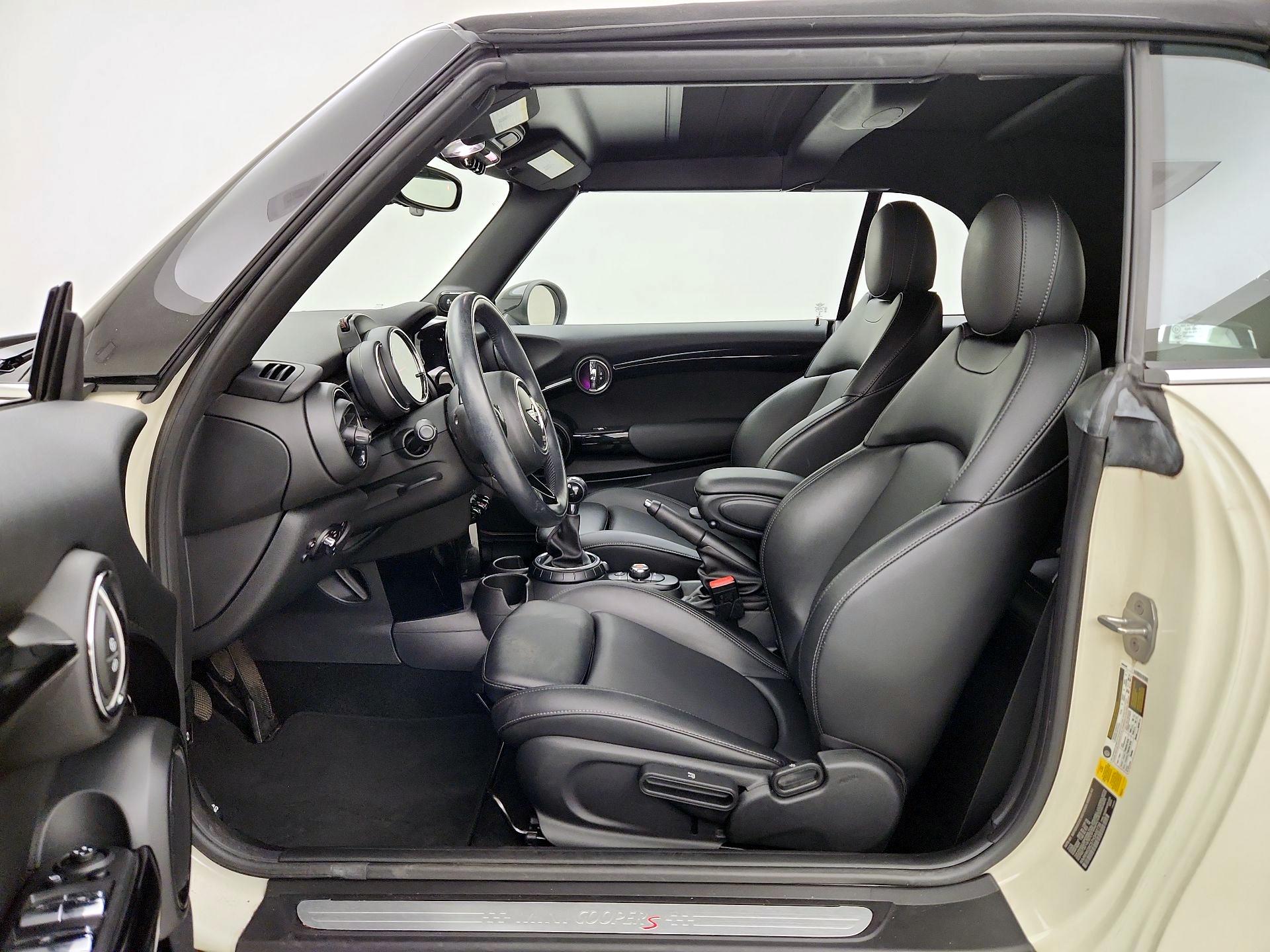 Thumbnail: 2017 MINI Cooper - 11