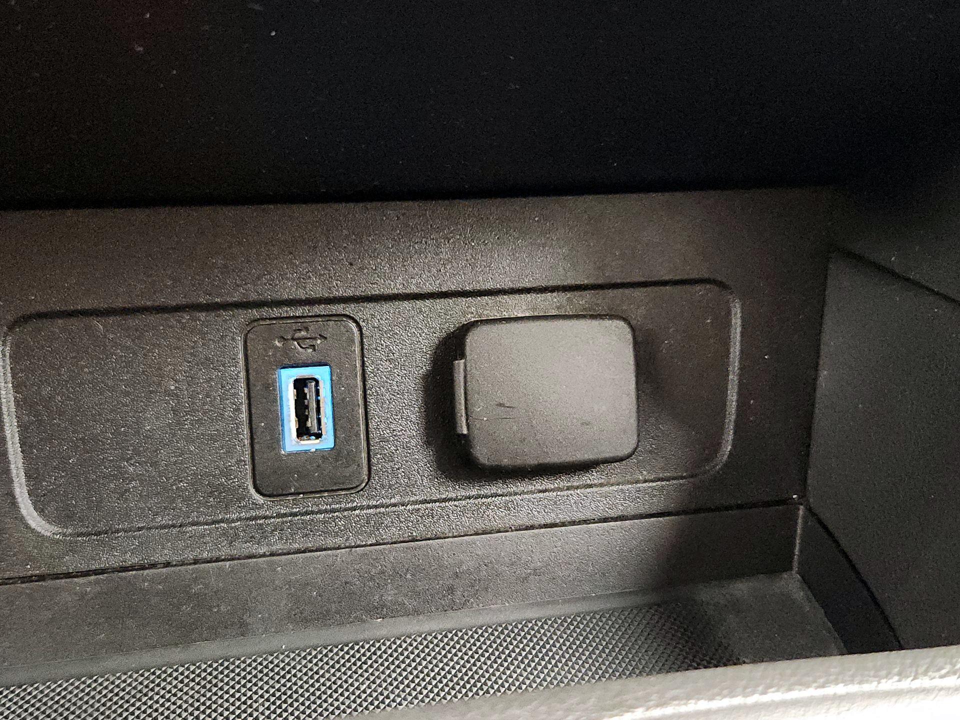 Thumbnail: 2017 Ford Escape - 18