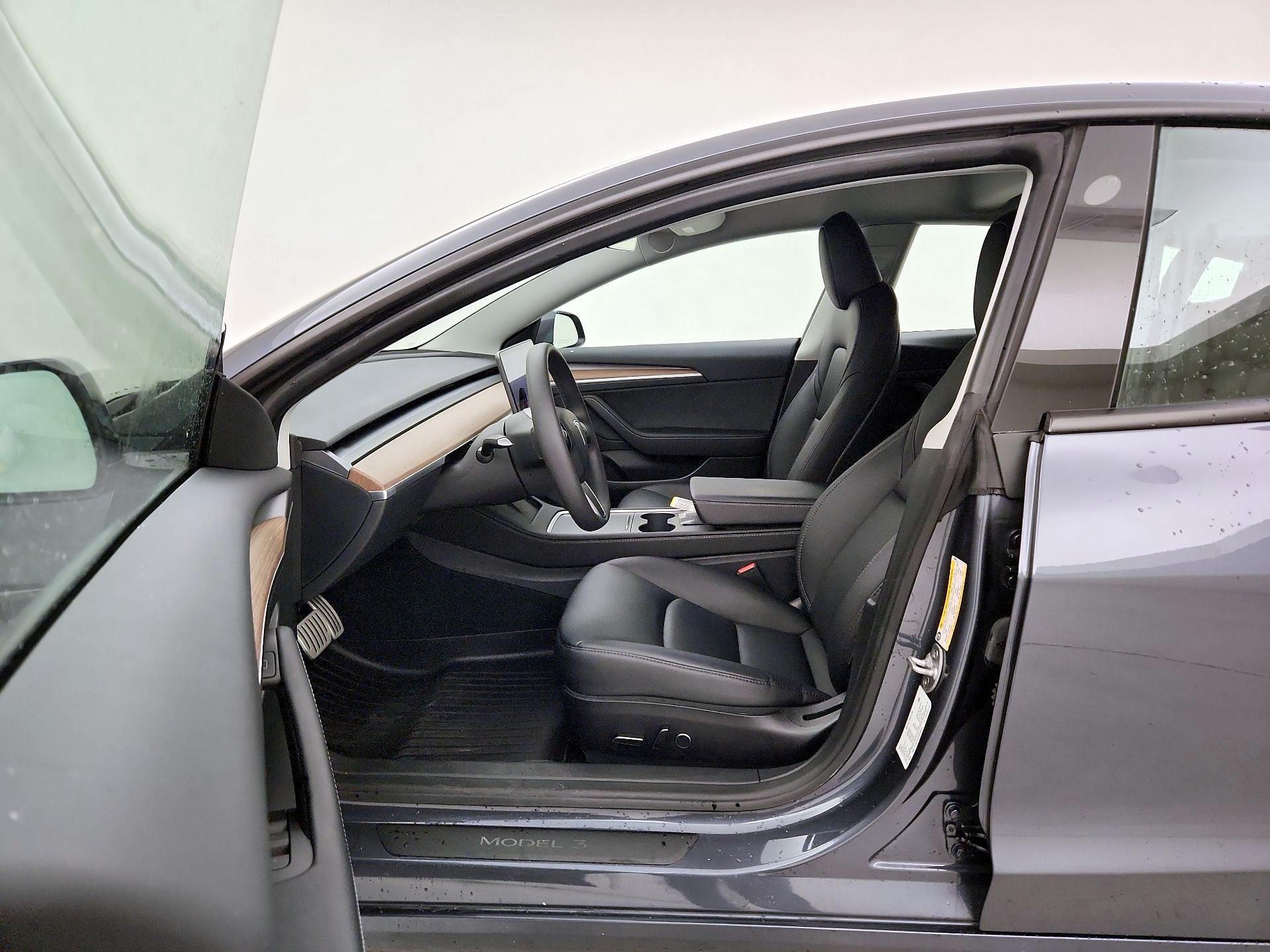 Thumbnail: 2023 Tesla Model 3 - 11