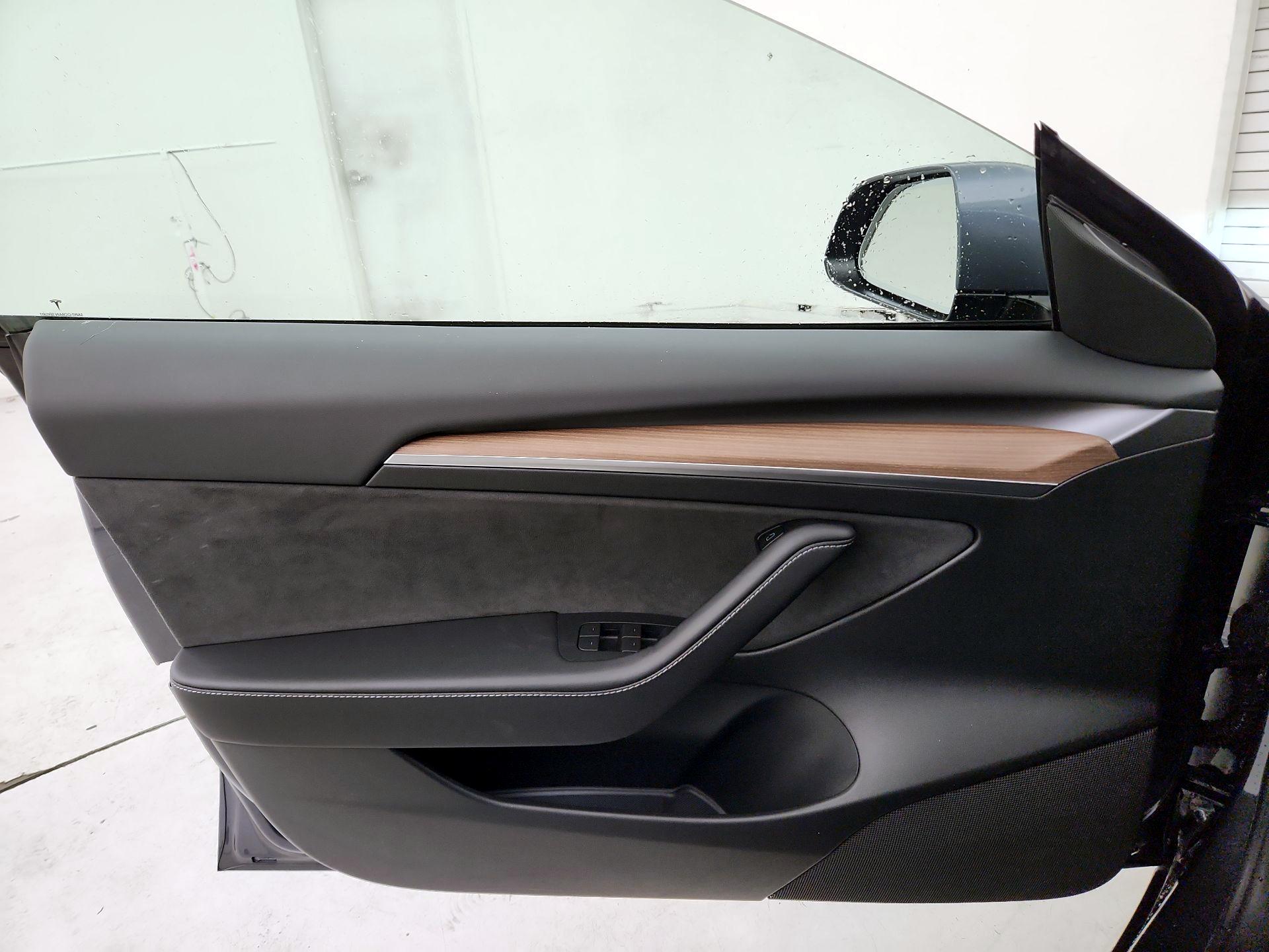 Thumbnail: 2023 Tesla Model 3 - 12