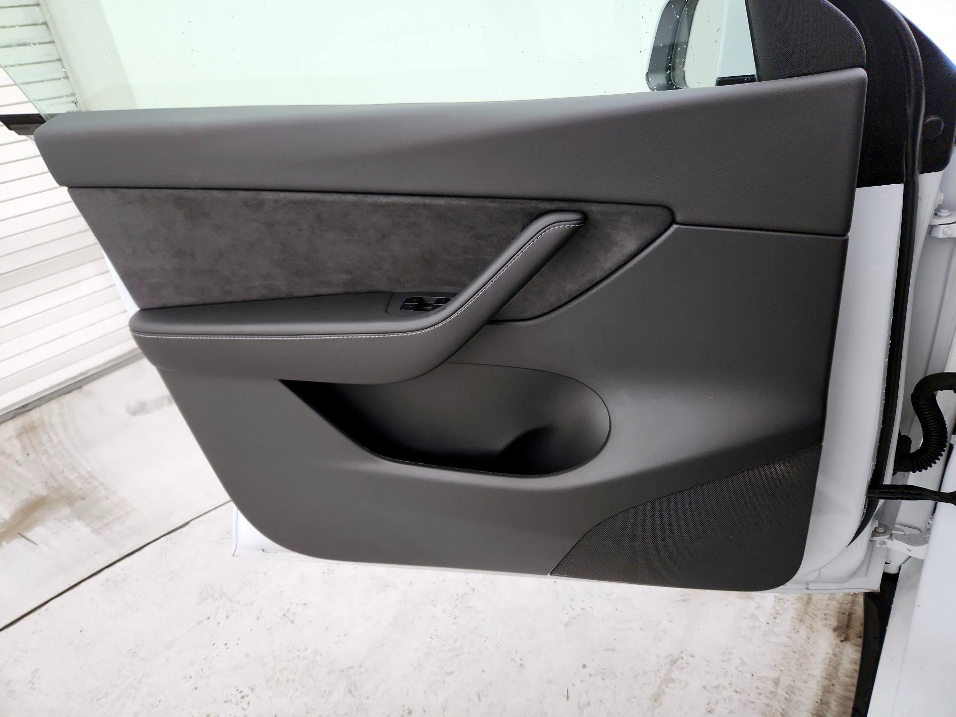 Thumbnail: 2021 Tesla Model Y - 12