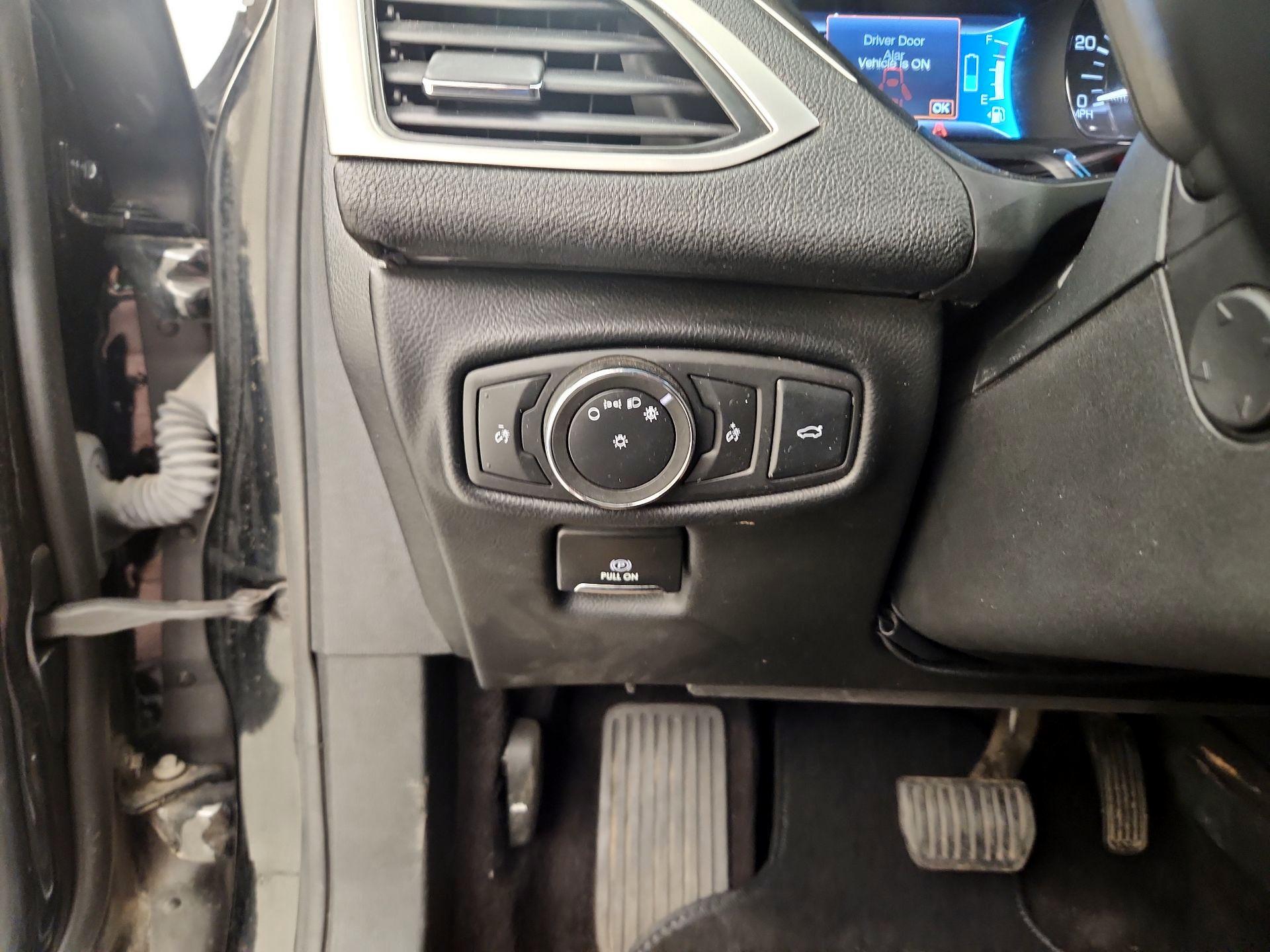 Thumbnail: 2017 Lincoln MKZ - 13