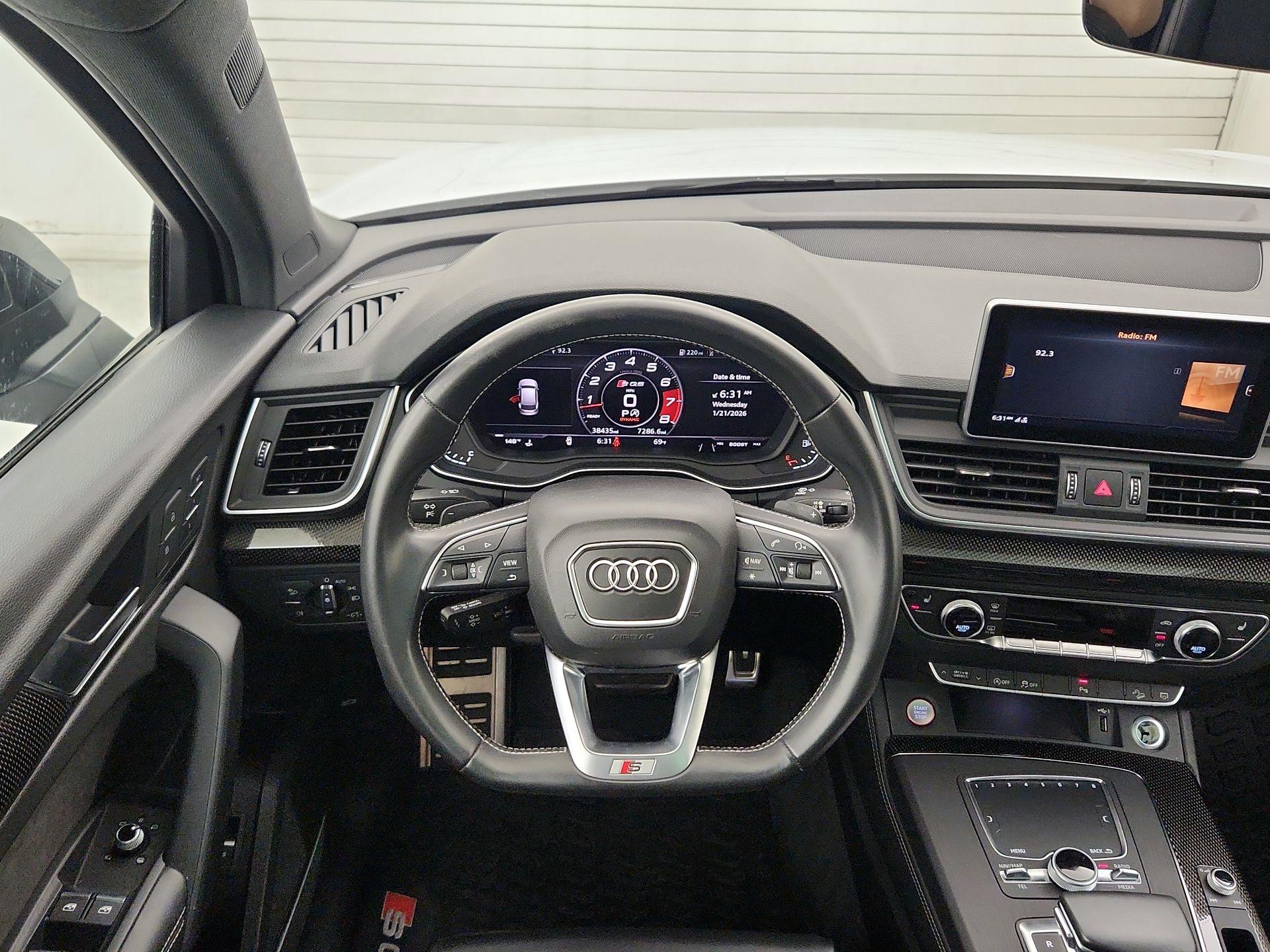 Thumbnail: 2020 Audi SQ5 - 10