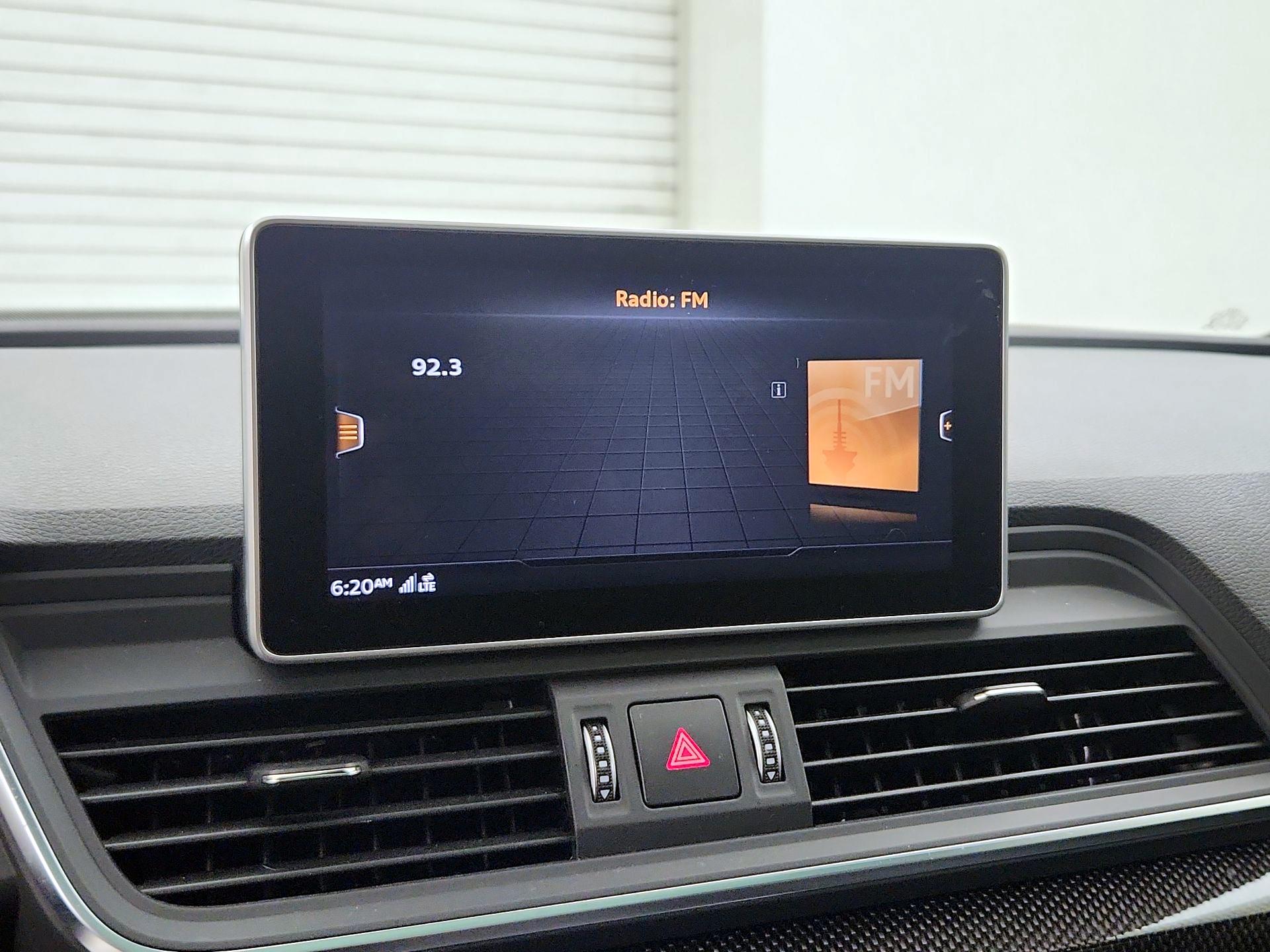 Thumbnail: 2020 Audi SQ5 - 15