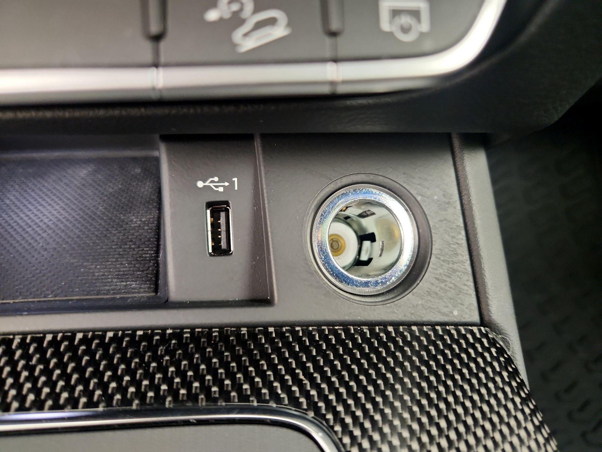 Thumbnail: 2020 Audi SQ5 - 18