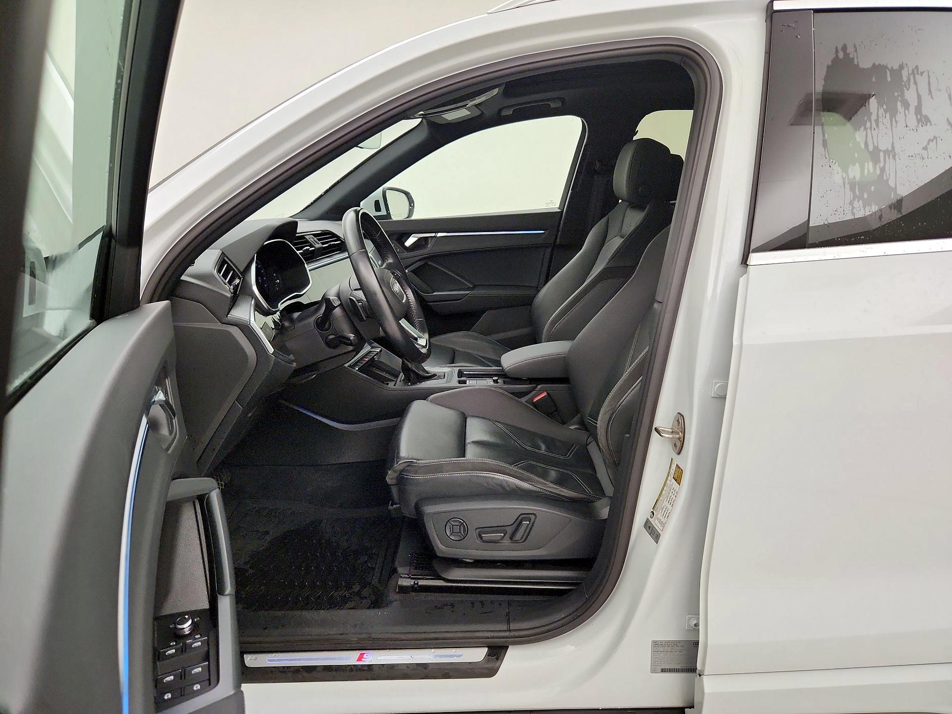 Thumbnail: 2020 Audi Q3 - 11