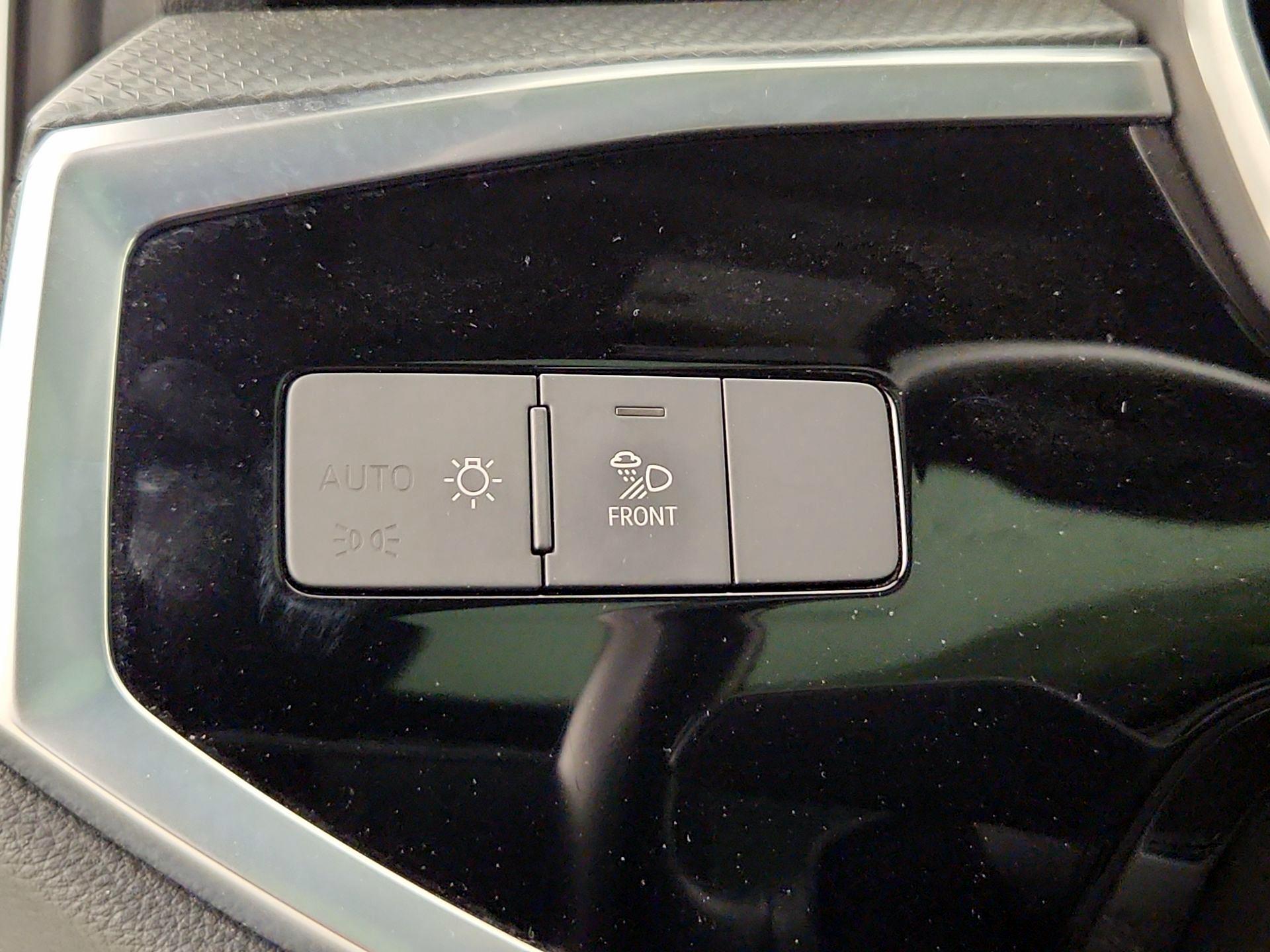 Thumbnail: 2020 Audi Q3 - 13