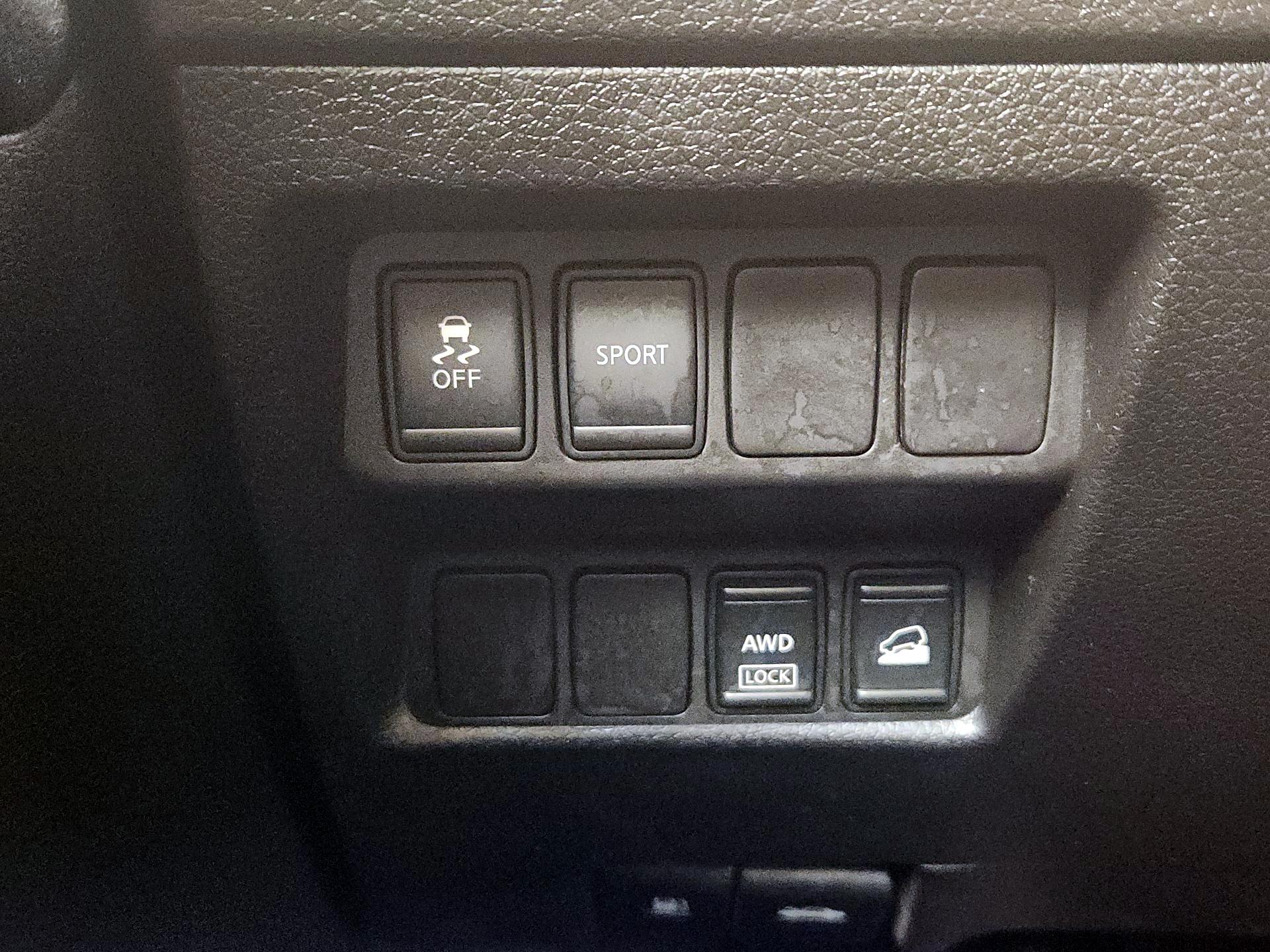 Thumbnail: 2014 Nissan Rogue - 13