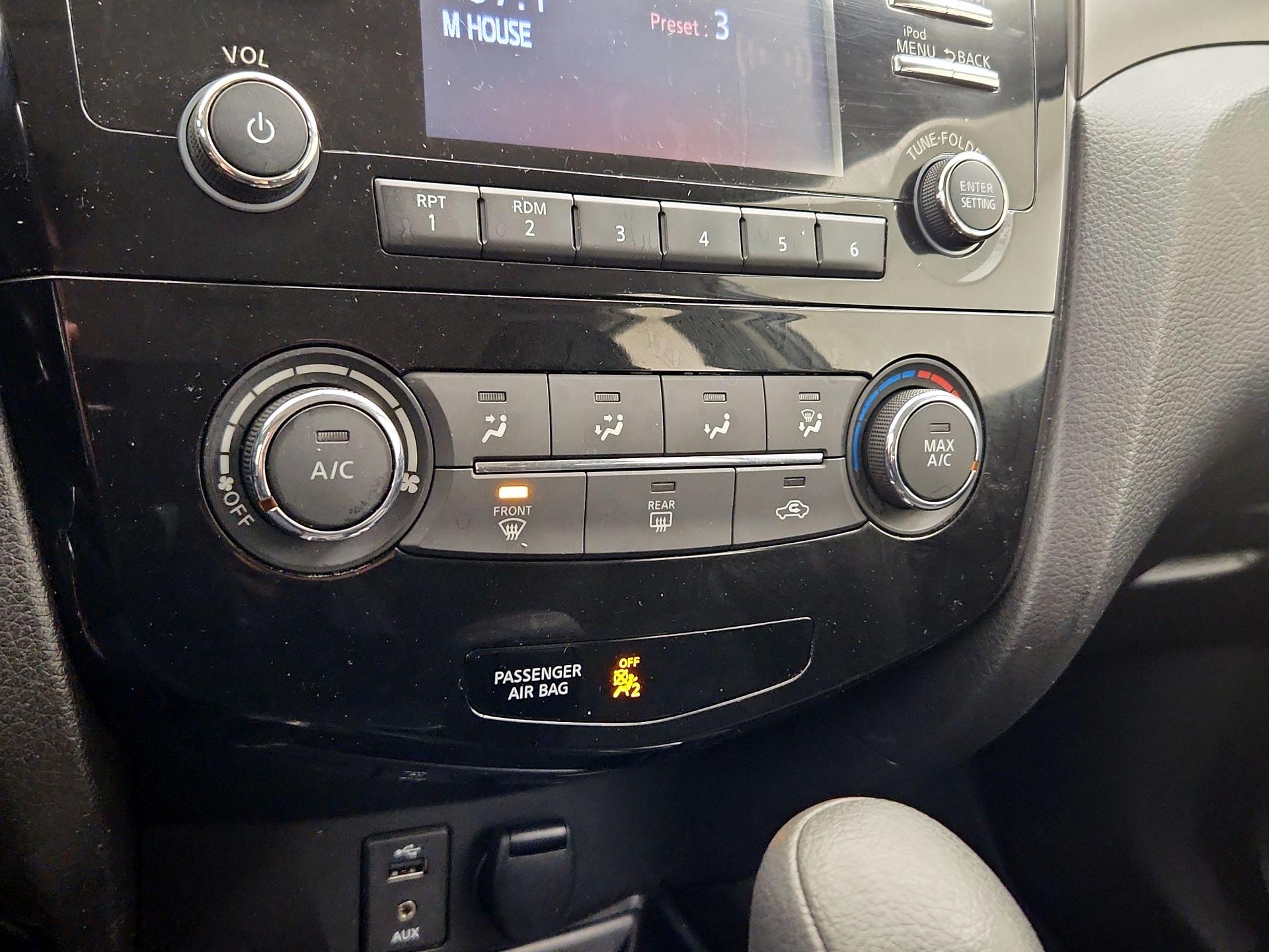 Thumbnail: 2014 Nissan Rogue - 16