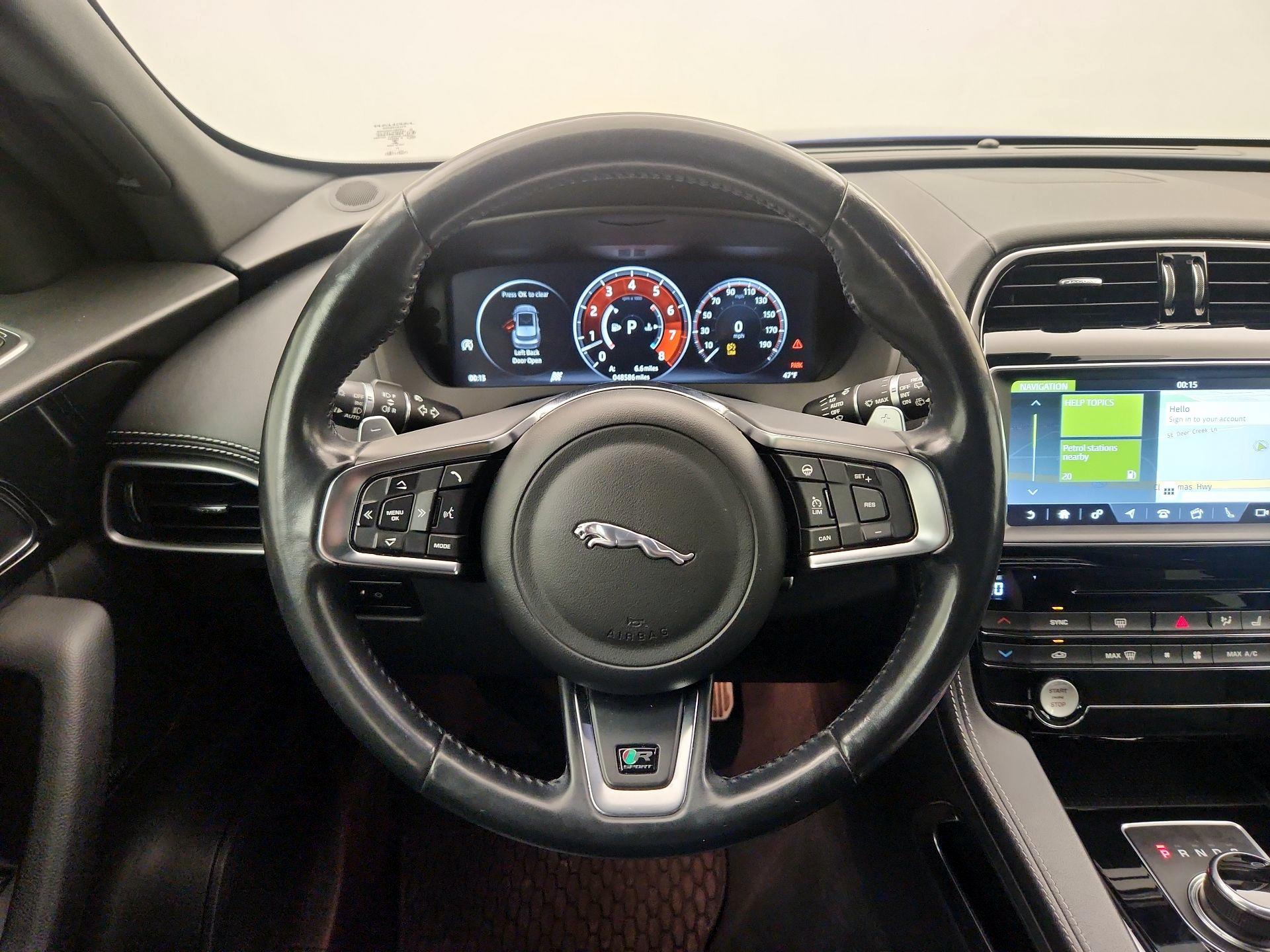 Thumbnail: 2018 Jaguar F-Pace - 10