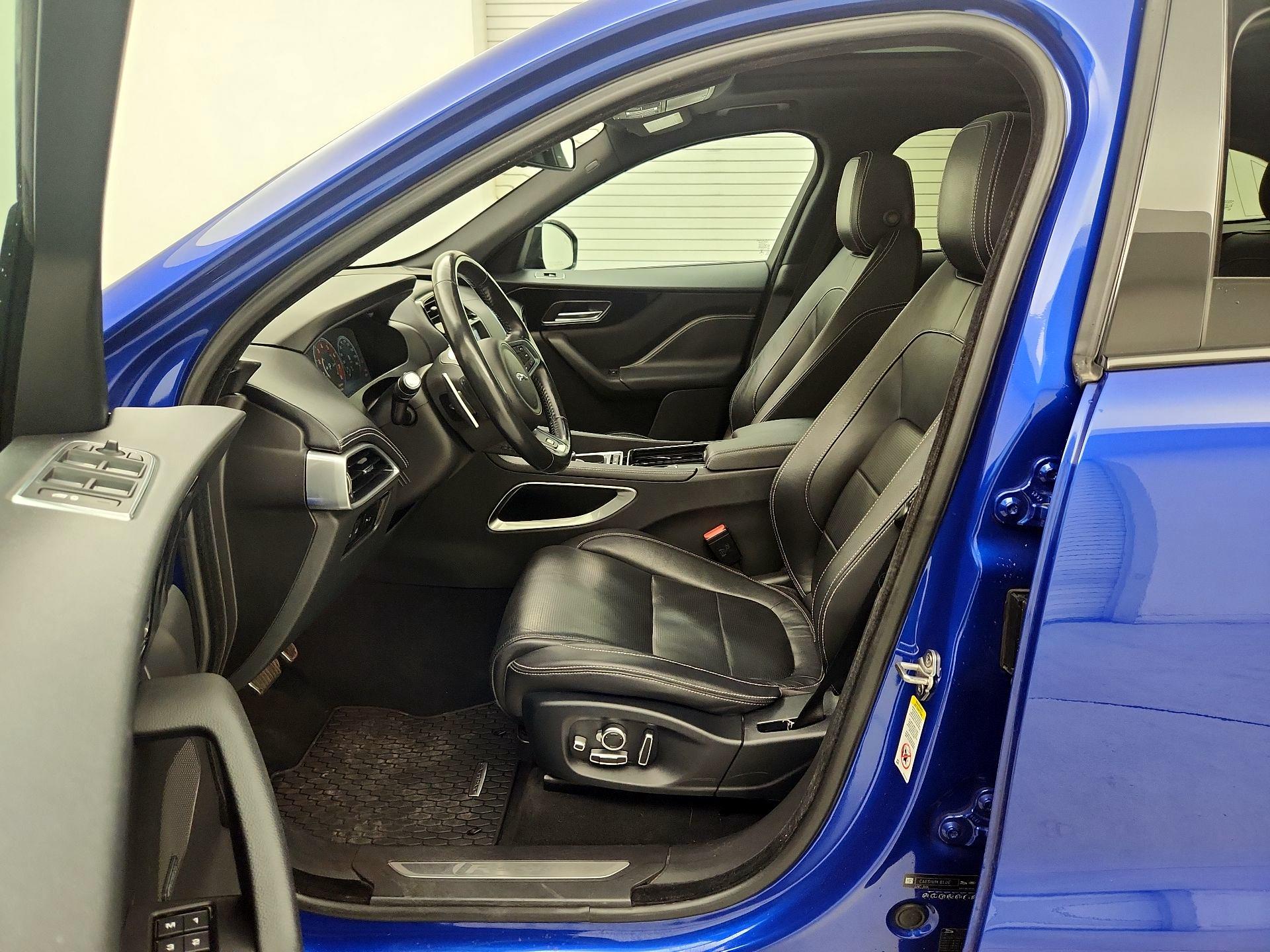 Thumbnail: 2018 Jaguar F-Pace - 11