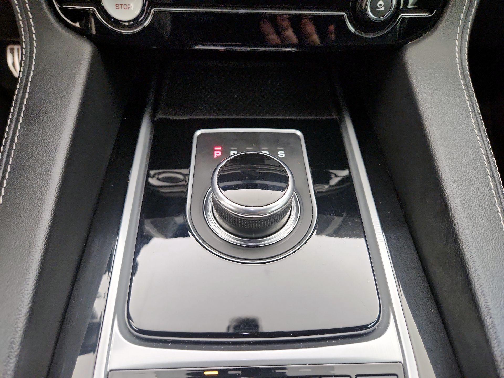 Thumbnail: 2018 Jaguar F-Pace - 18