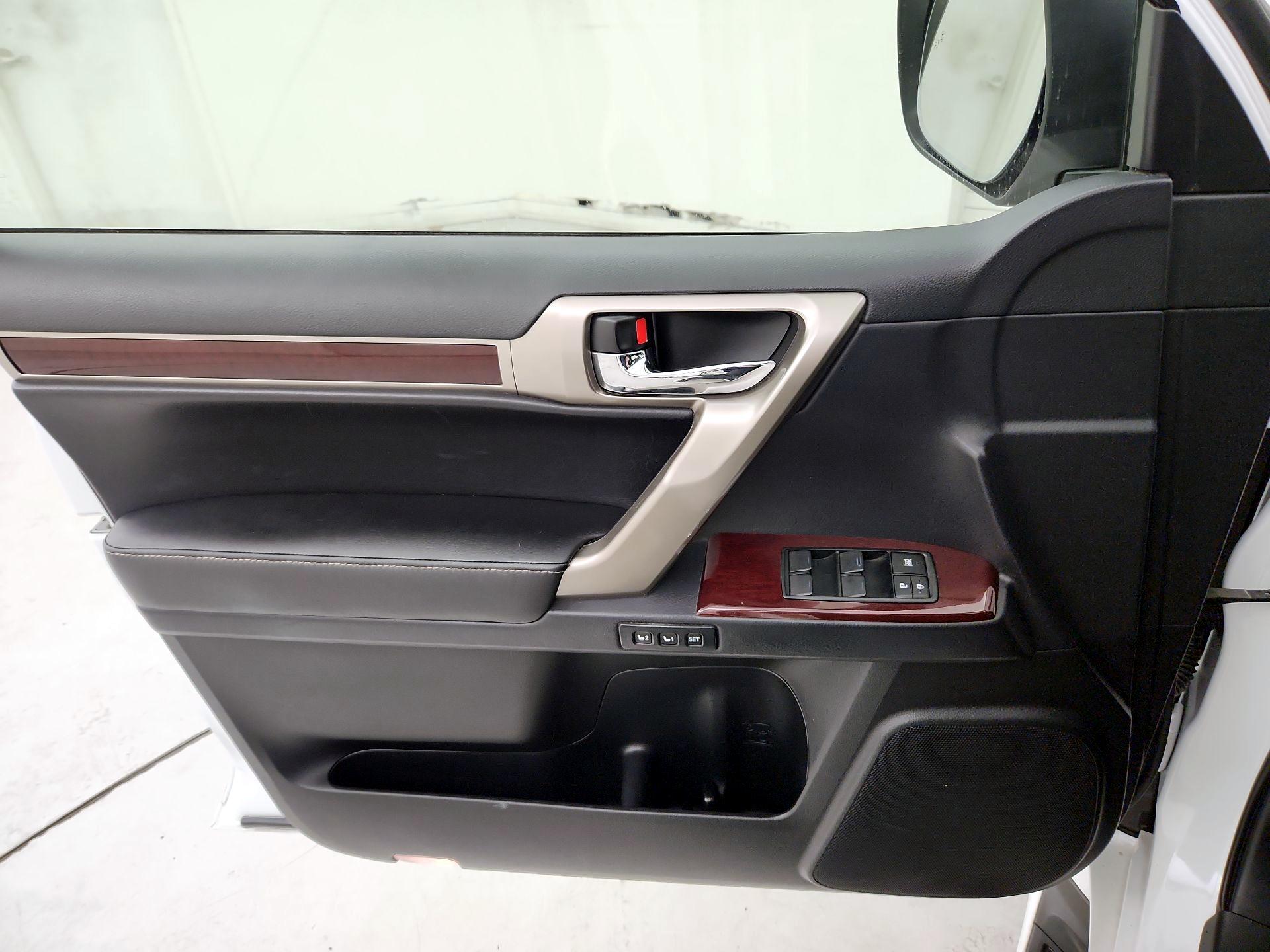 Thumbnail: 2019 Lexus GX - 12