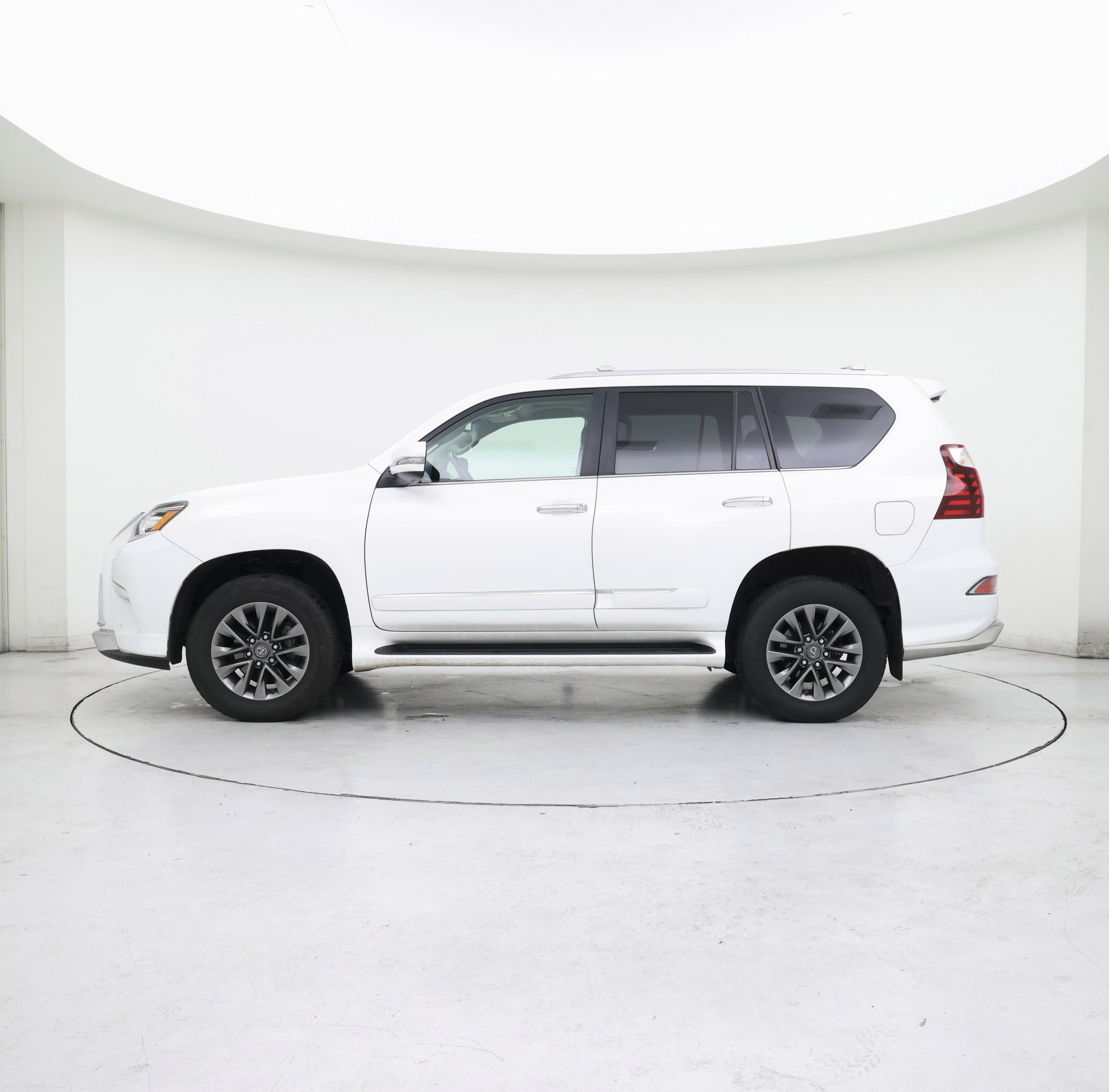 Thumbnail: 2019 Lexus GX - 3