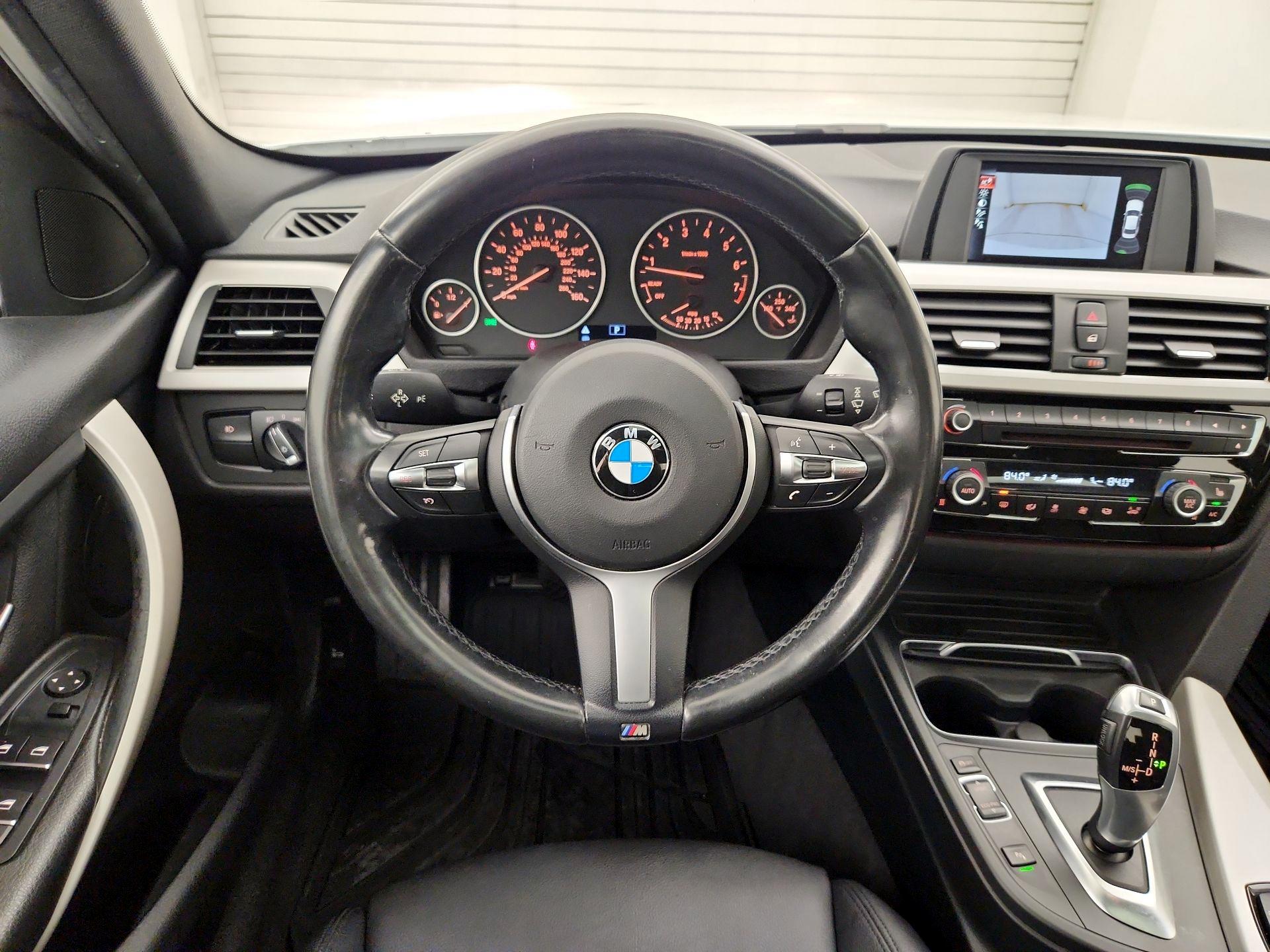 Thumbnail: 2016 BMW 3 Series - 10