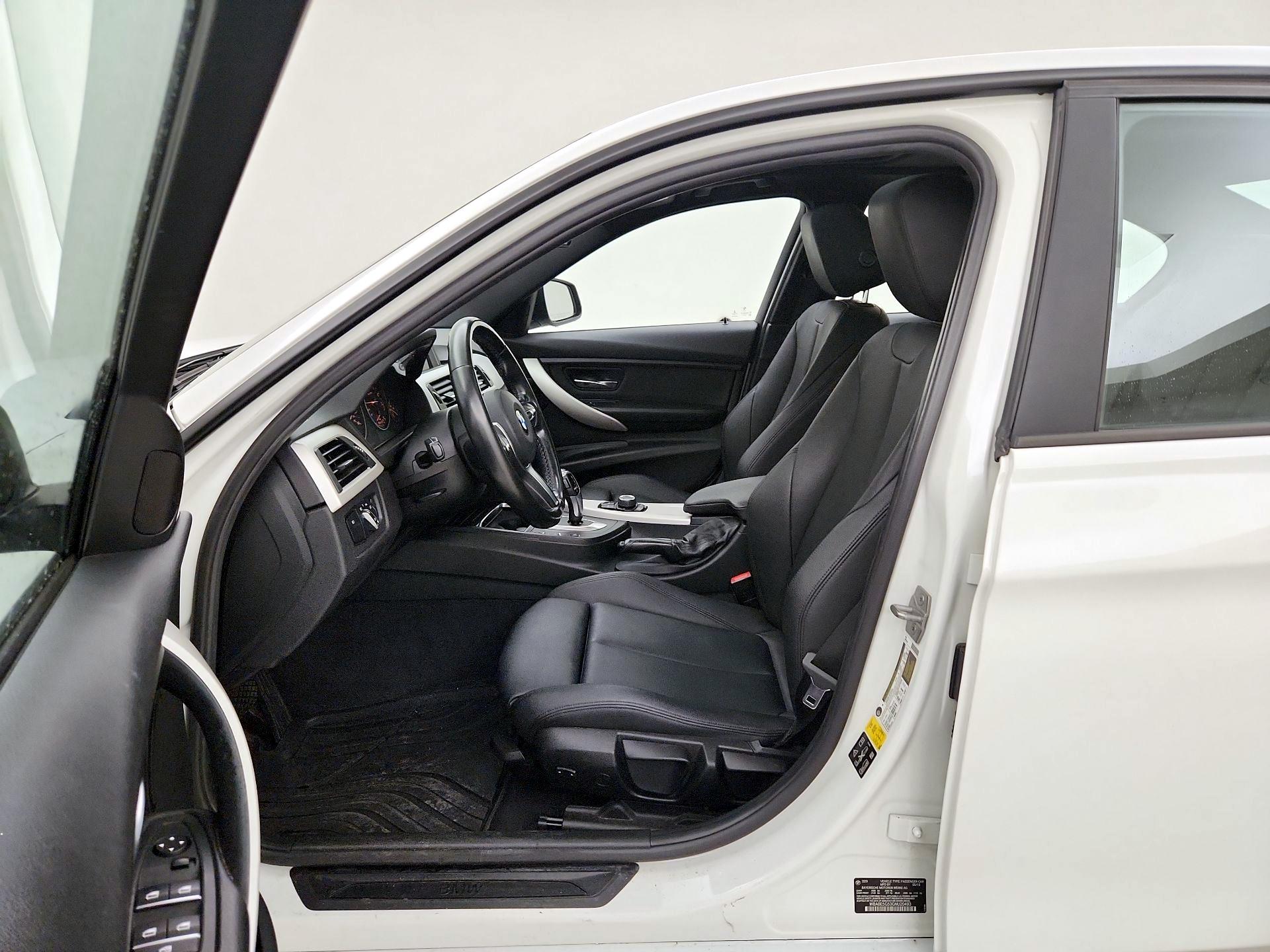 Thumbnail: 2016 BMW 3 Series - 11