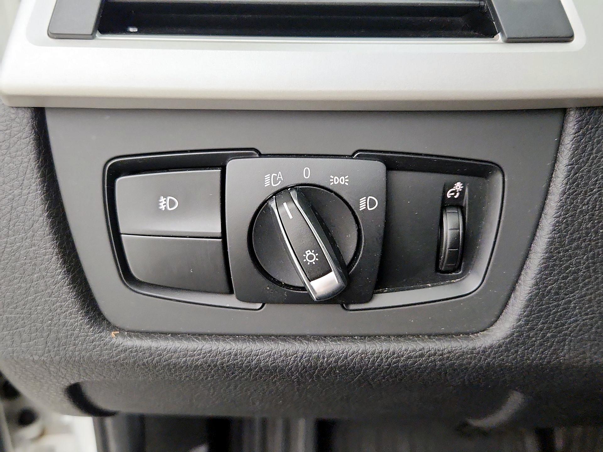 Thumbnail: 2016 BMW 3 Series - 13