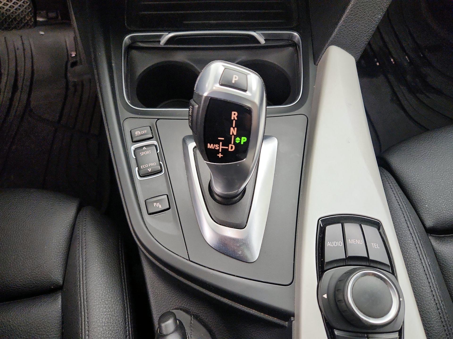 Thumbnail: 2016 BMW 3 Series - 17