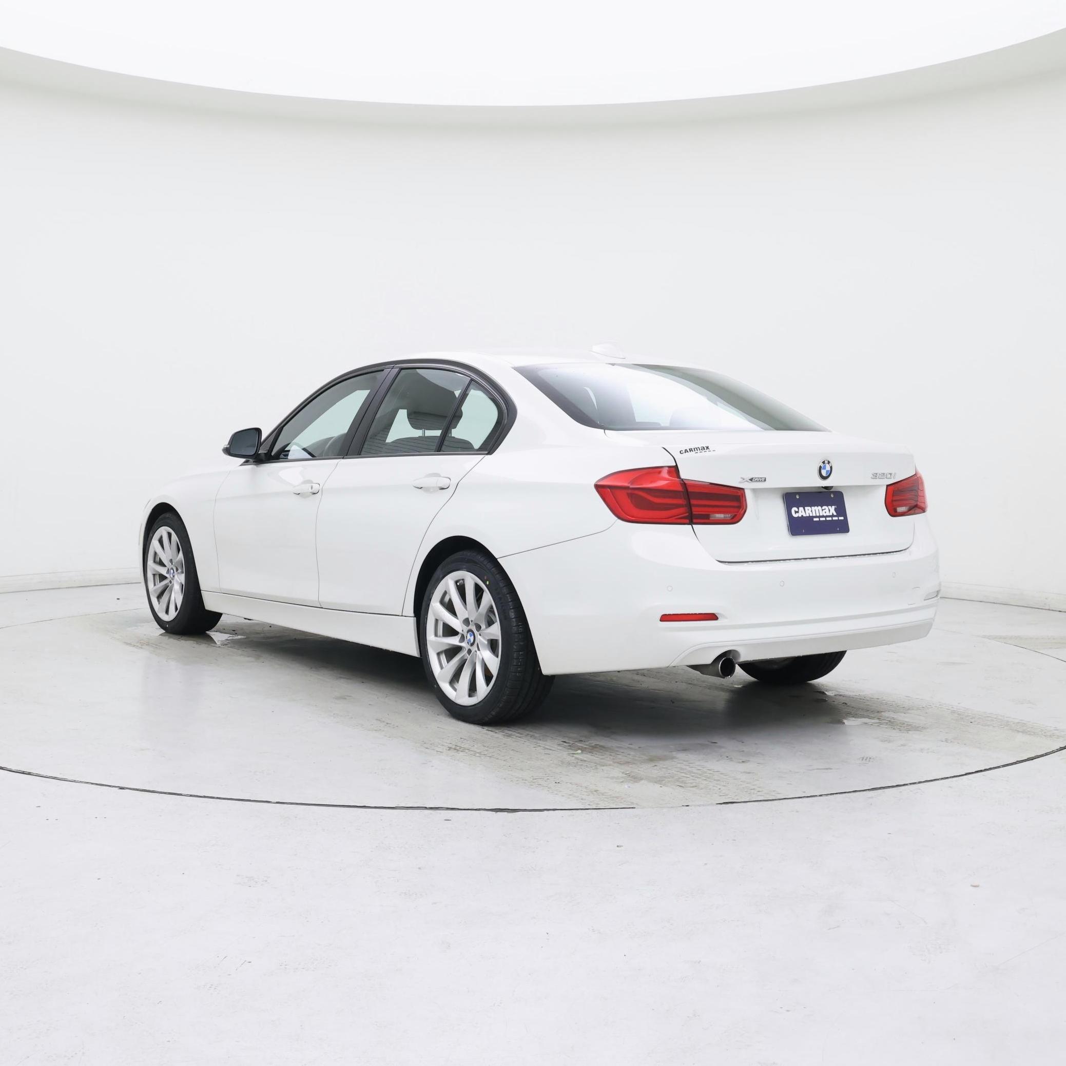 Thumbnail: 2016 BMW 3 Series - 2