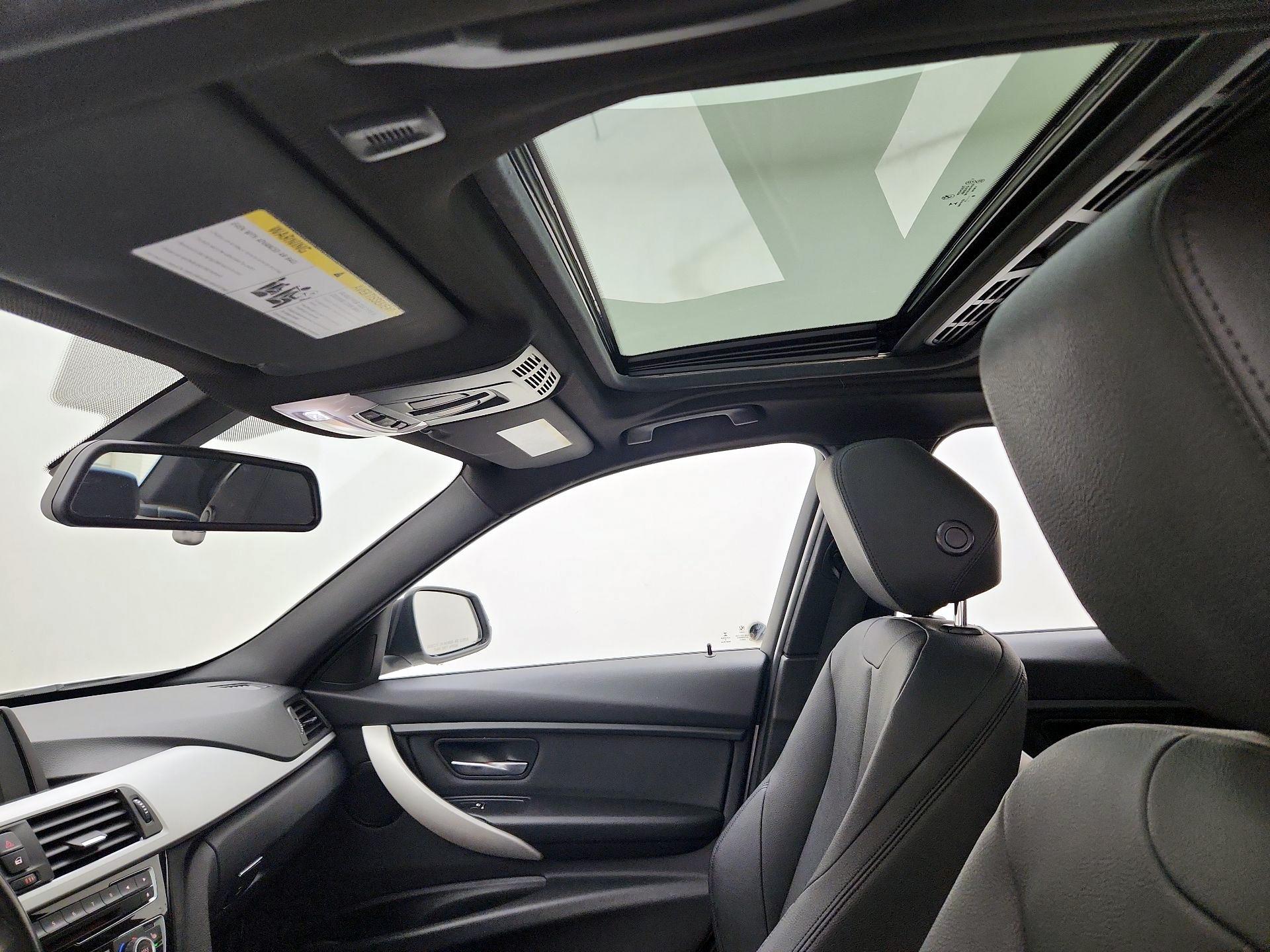 Thumbnail: 2016 BMW 3 Series - 19