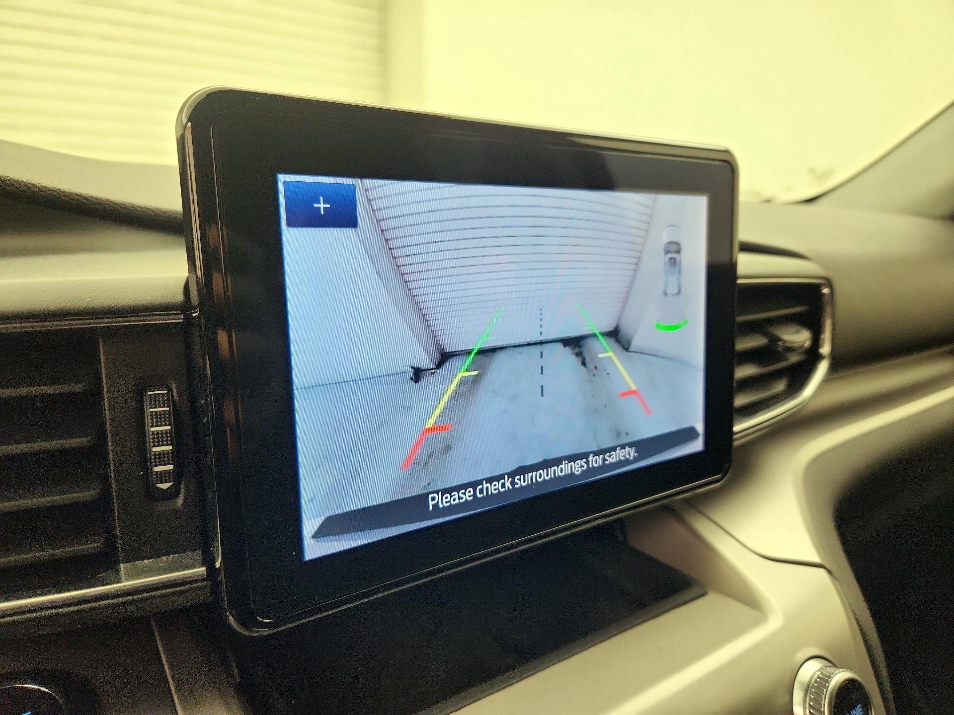 Thumbnail: 2022 Ford Explorer - 14