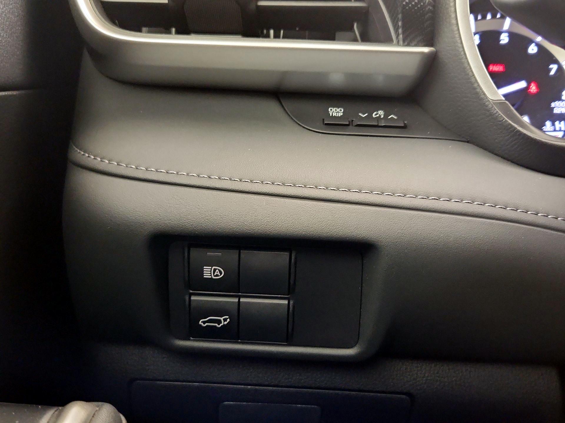 Thumbnail: 2022 Toyota Highlander - 13