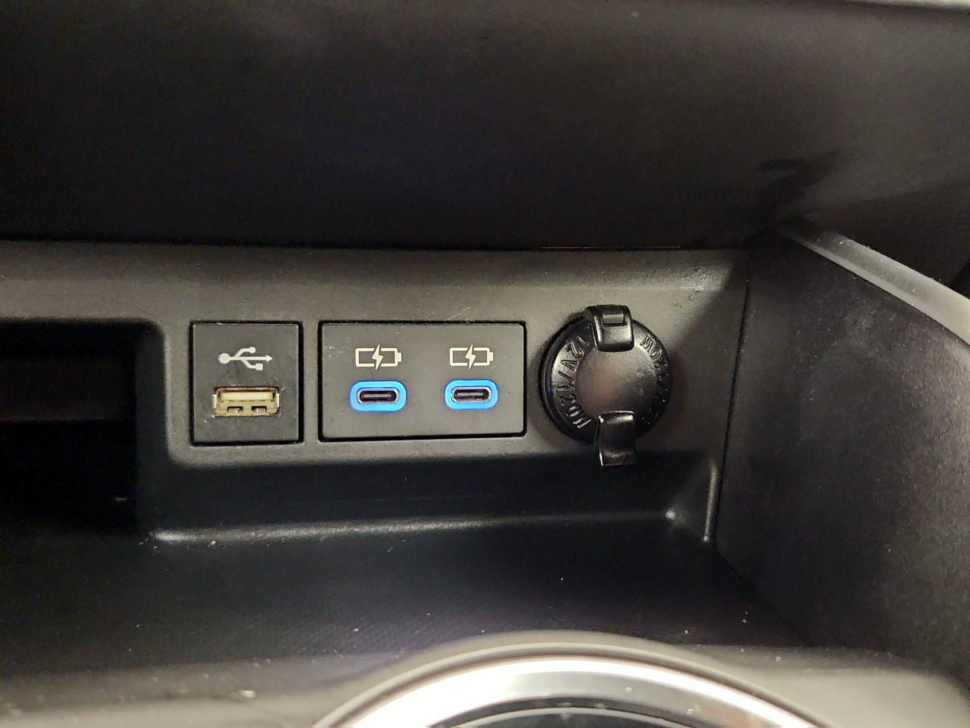 Thumbnail: 2022 Toyota Highlander - 18