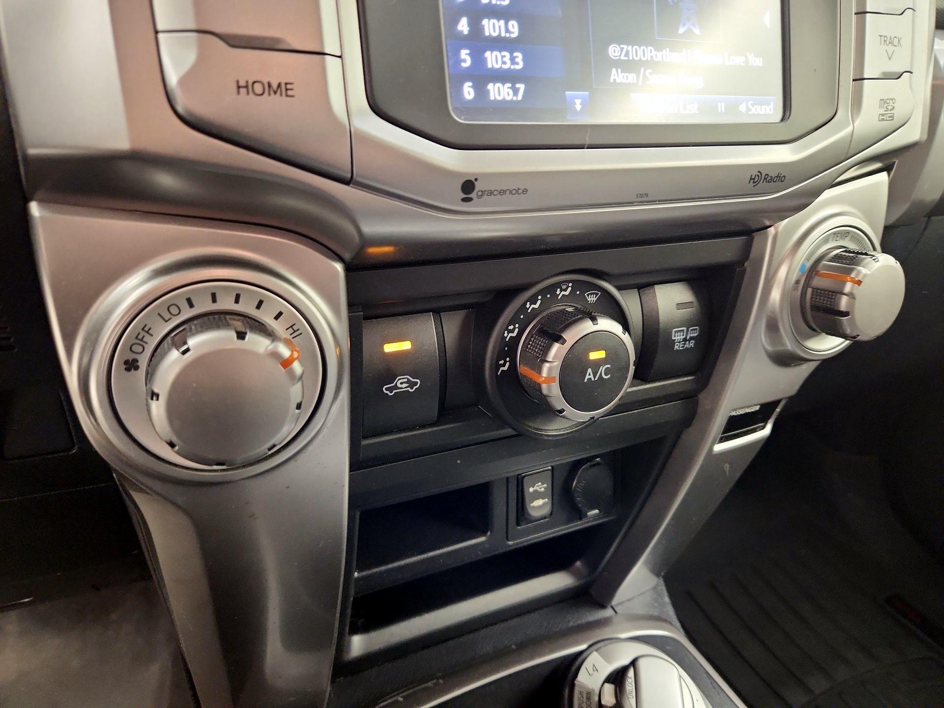 Thumbnail: 2014 Toyota 4Runner - 17