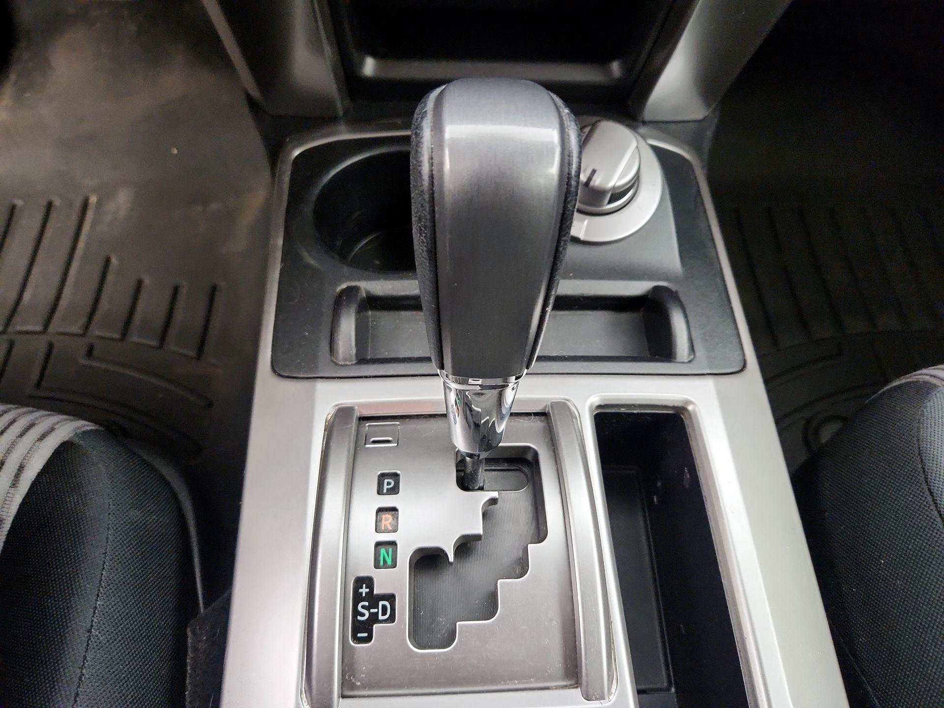 Thumbnail: 2014 Toyota 4Runner - 18