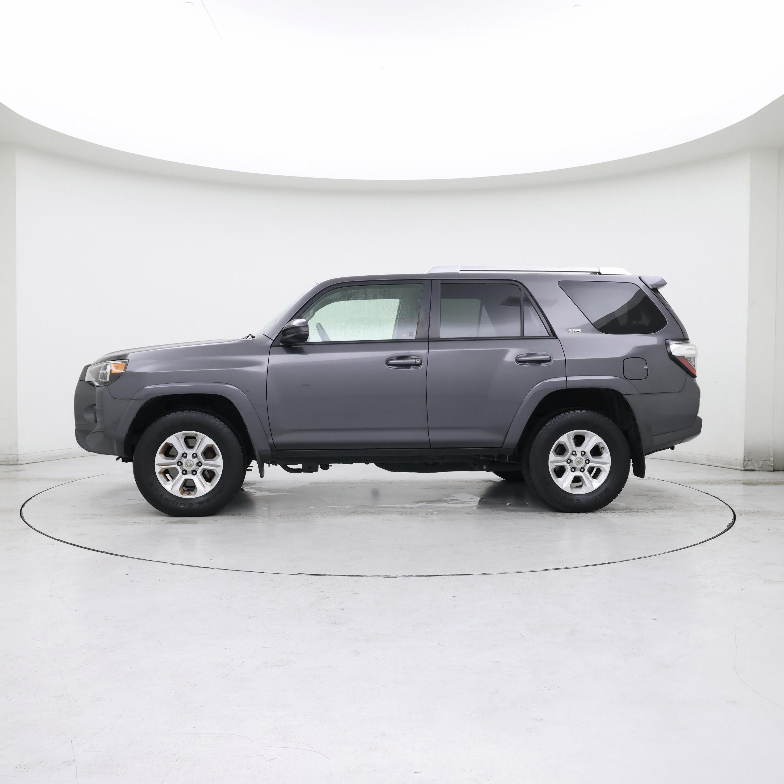 Thumbnail: 2014 Toyota 4Runner - 3