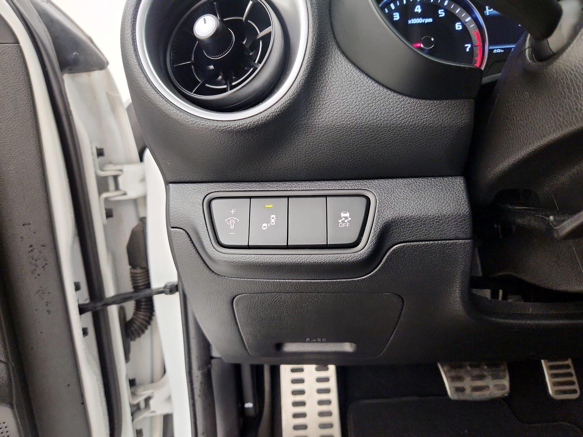 Thumbnail: 2022 Kia Forte - 13