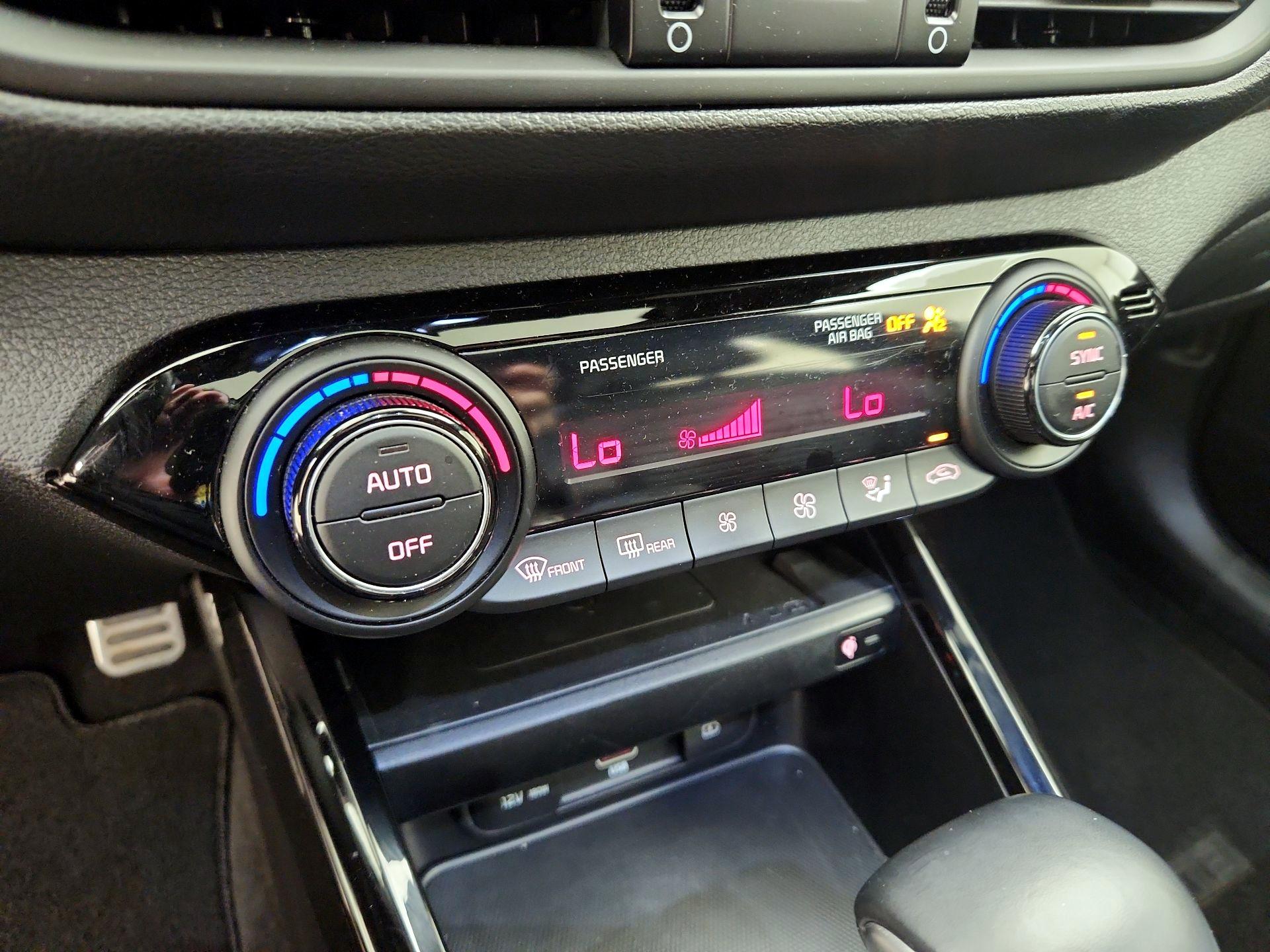 Thumbnail: 2022 Kia Forte - 17