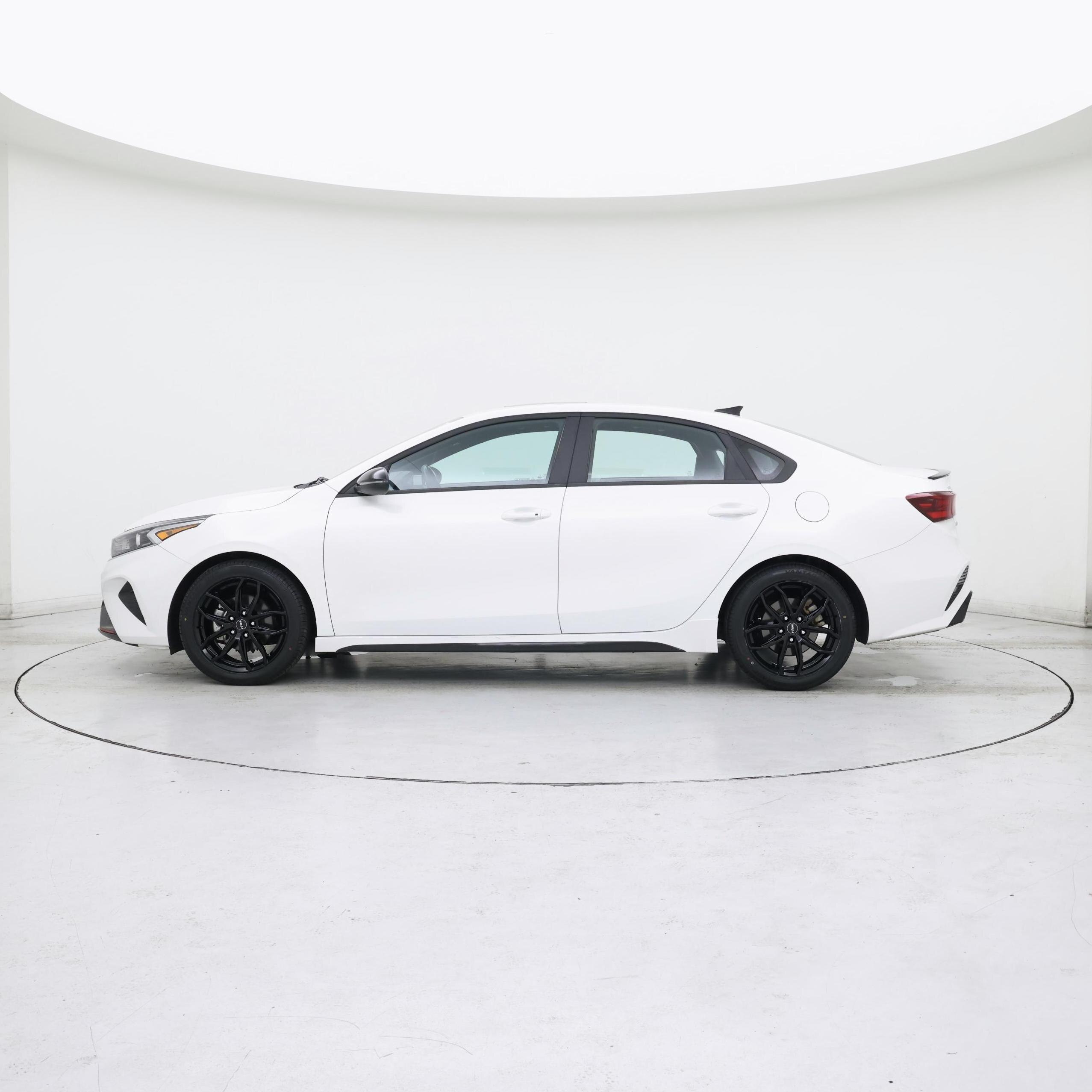 Thumbnail: 2022 Kia Forte - 3