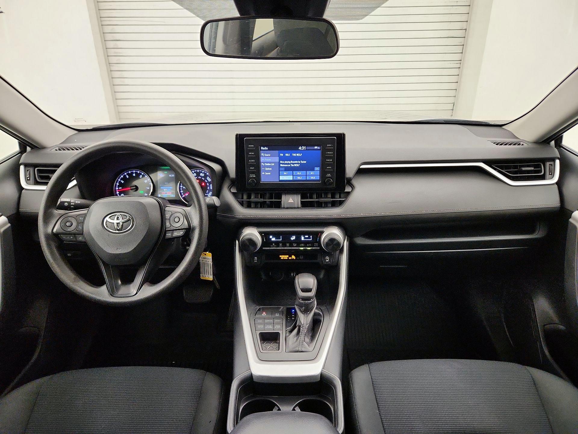 Thumbnail: 2019 Toyota RAV4 - 9