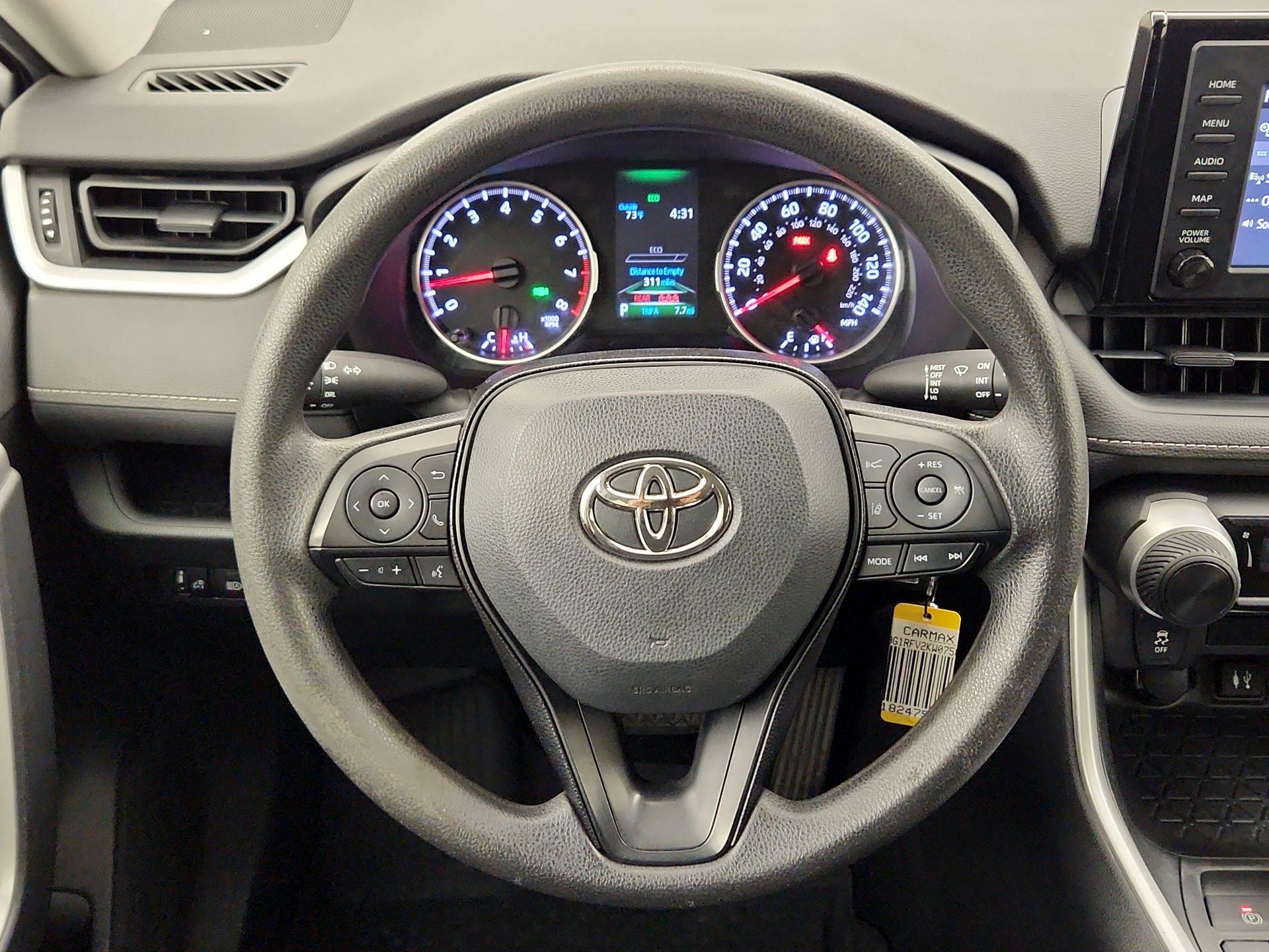 Thumbnail: 2019 Toyota RAV4 - 10