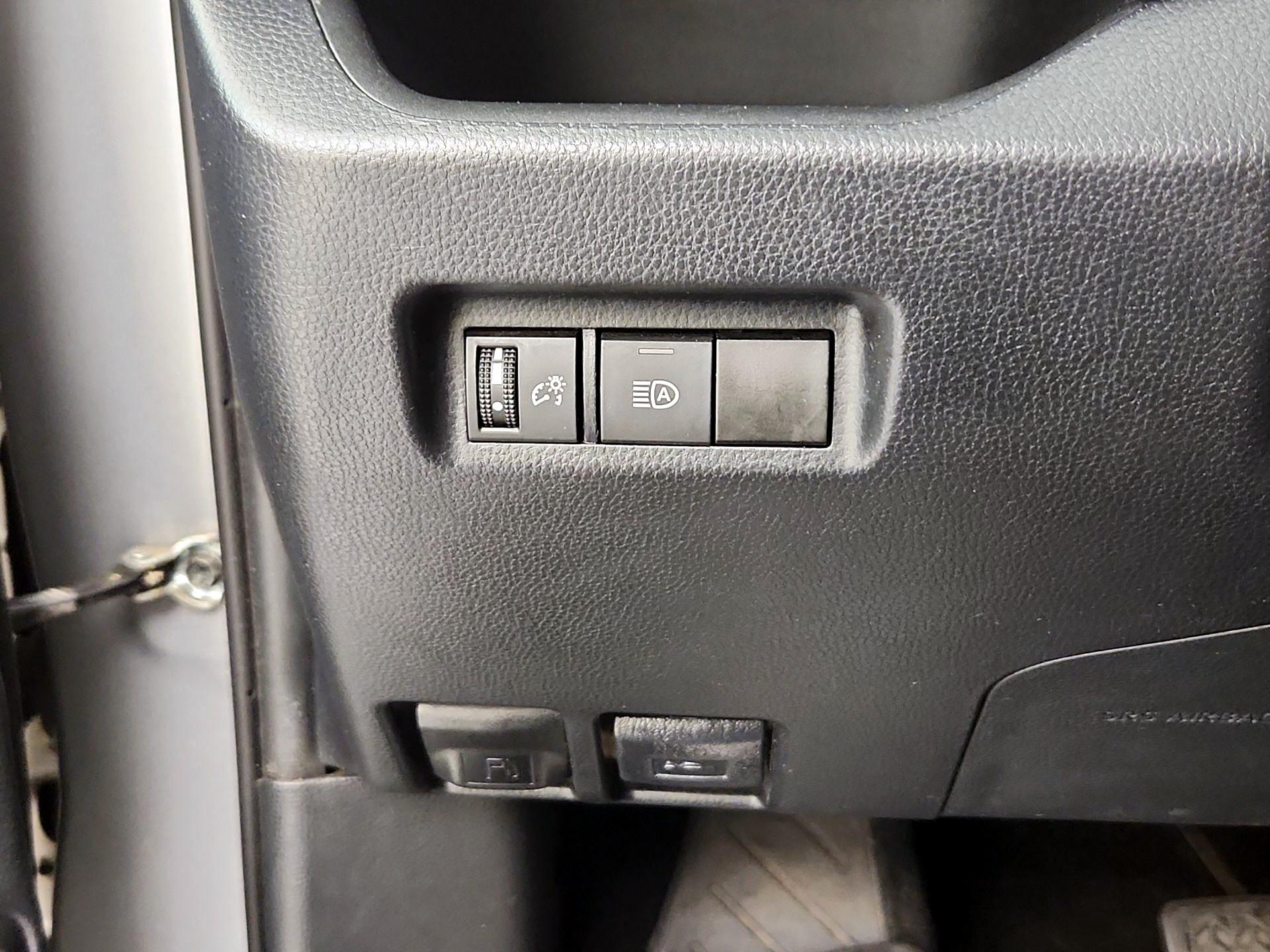 Thumbnail: 2019 Toyota RAV4 - 13