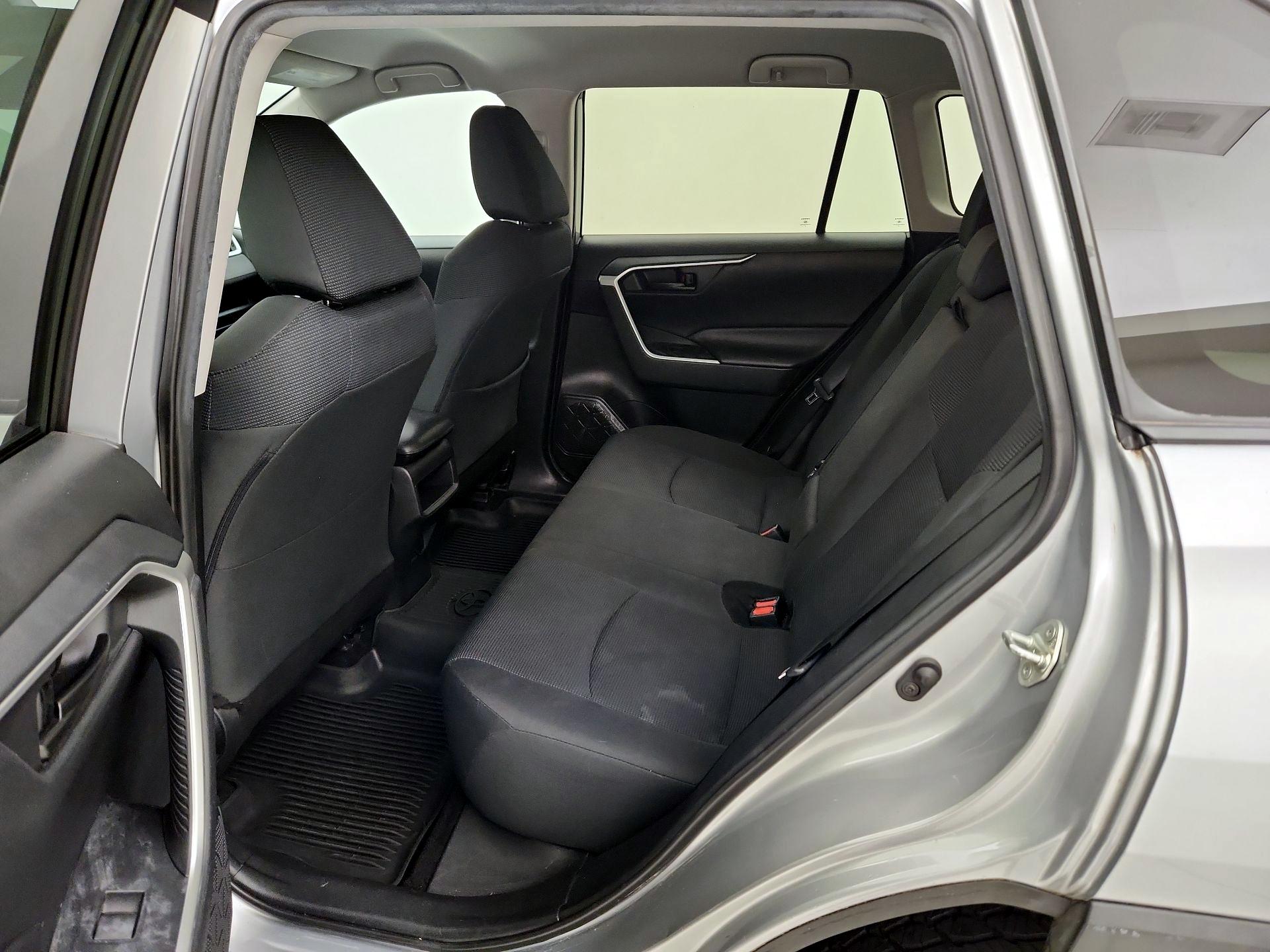 Thumbnail: 2019 Toyota RAV4 - 19
