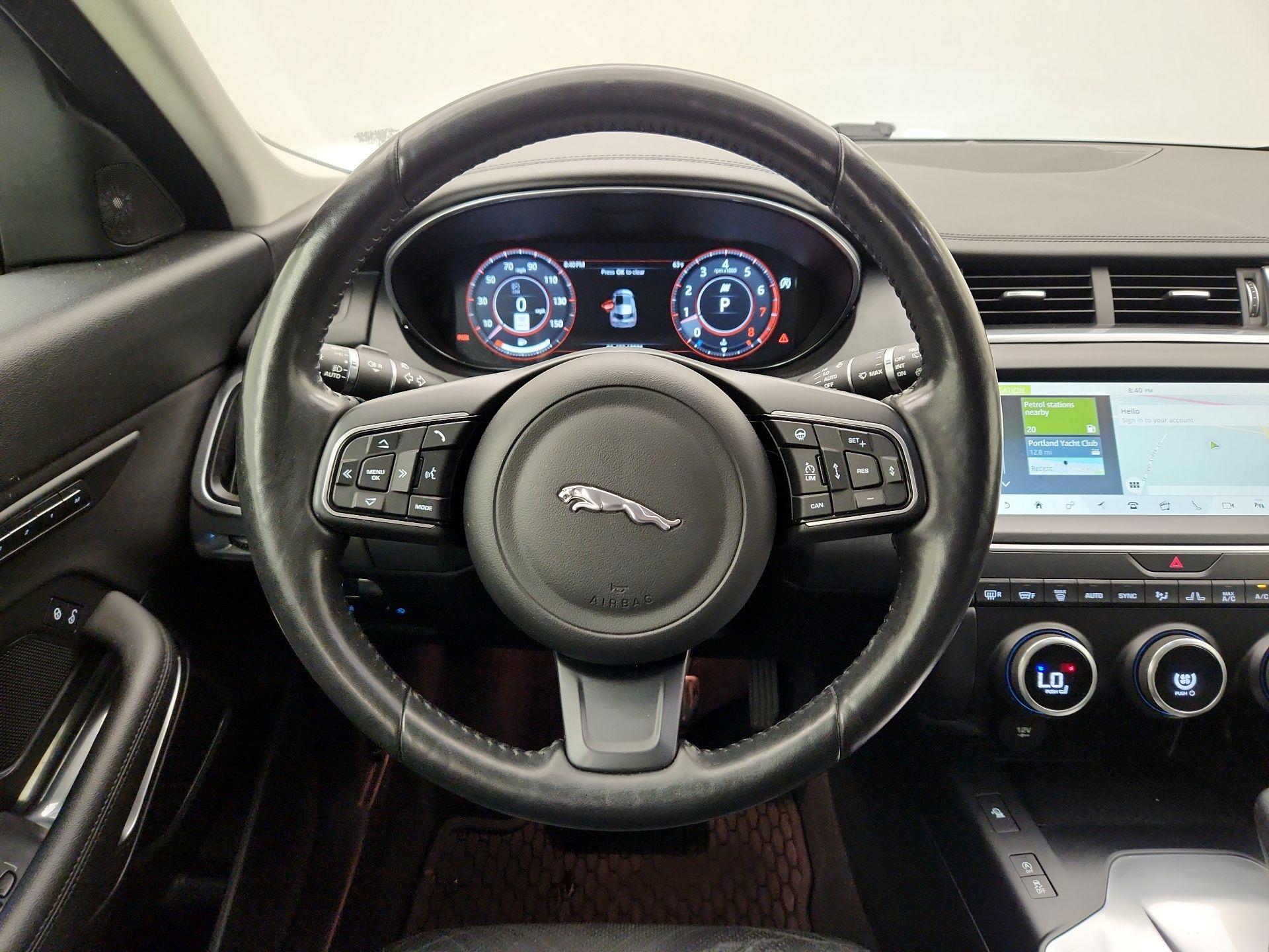 Thumbnail: 2018 Jaguar E-Pace - 10