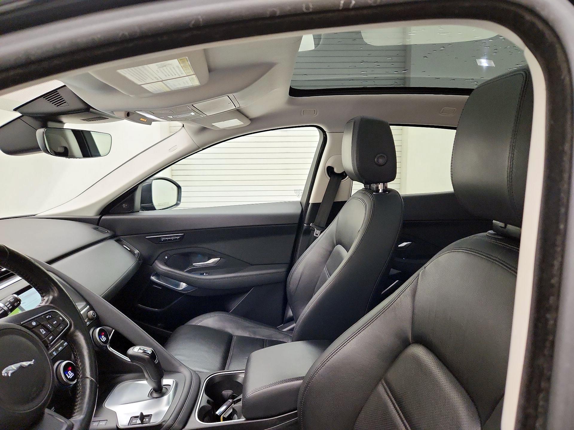 Thumbnail: 2018 Jaguar E-Pace - 20