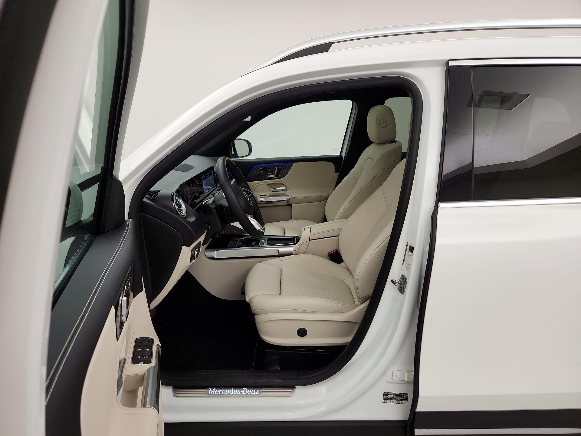 Thumbnail: 2024 Mercedes-Benz GLB - 11